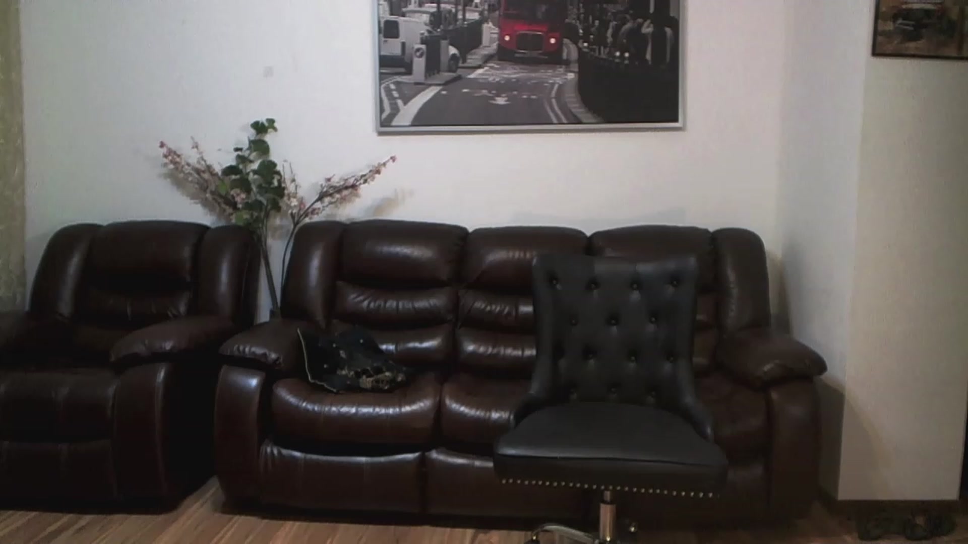 Gallery image thumbnail from AlexisLuvv's myfreecams stream on, 06/24/2023, 20:54 image 6 of 20