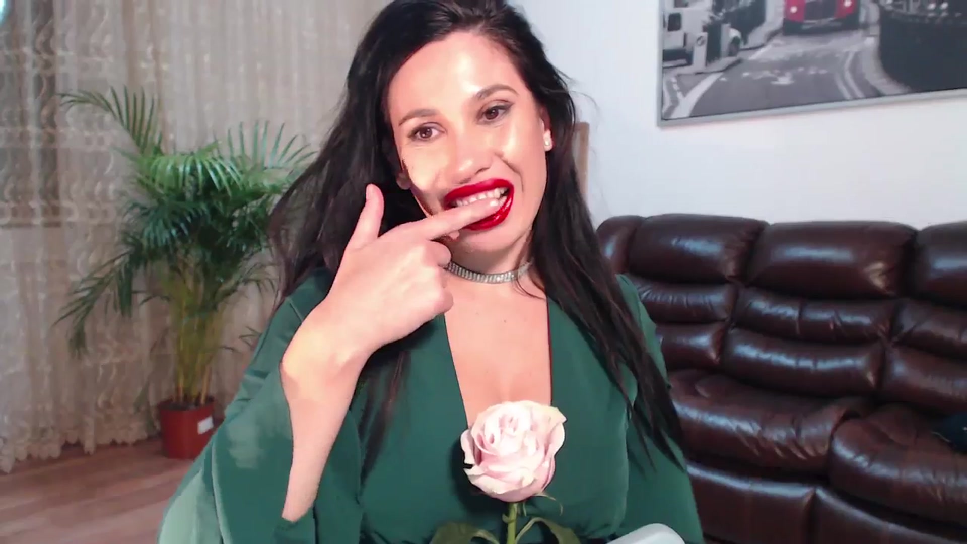 Gallery image thumbnail from AlexisLuvv's myfreecams stream on, 12/03/2023, 20:45 image 3 of 20