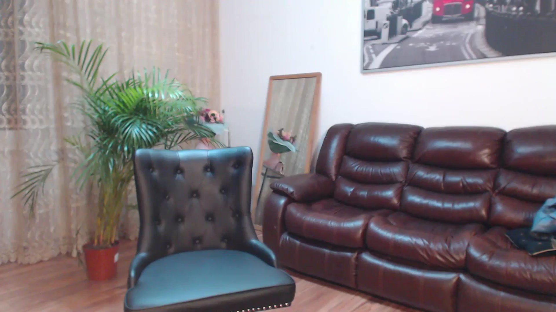 Gallery image thumbnail from AlexisLuvv's myfreecams stream on, 12/05/2023, 21:28 image 6 of 20