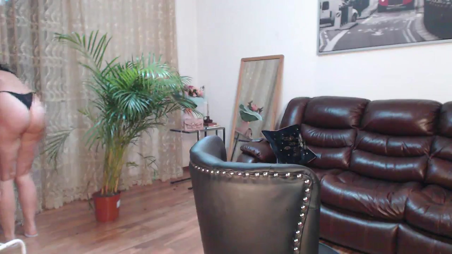 Gallery image thumbnail from AlexisLuvv's myfreecams stream on, 12/06/2023, 21:25 image 15 of 20