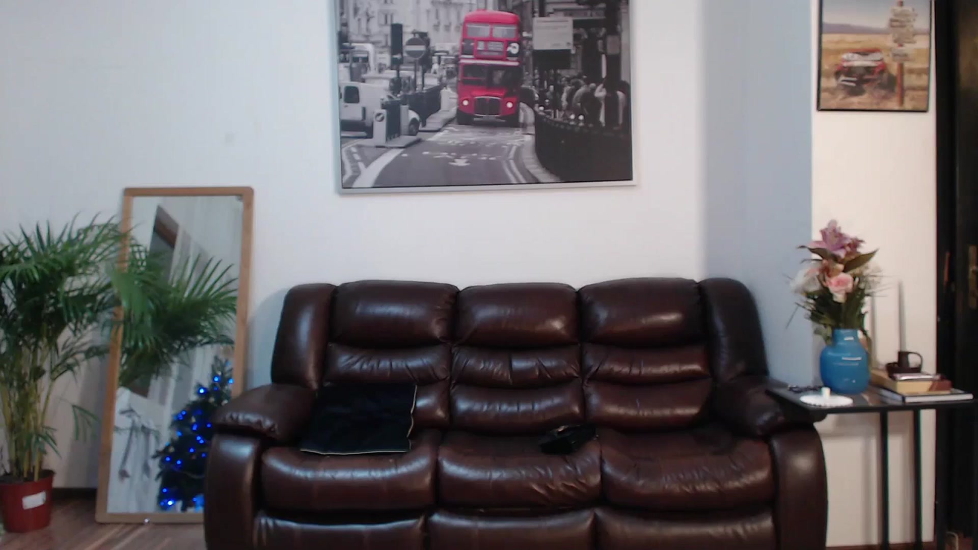 Gallery image thumbnail from AlexisLuvv's myfreecams stream on, 12/17/2023, 18:20 image 20 of 20