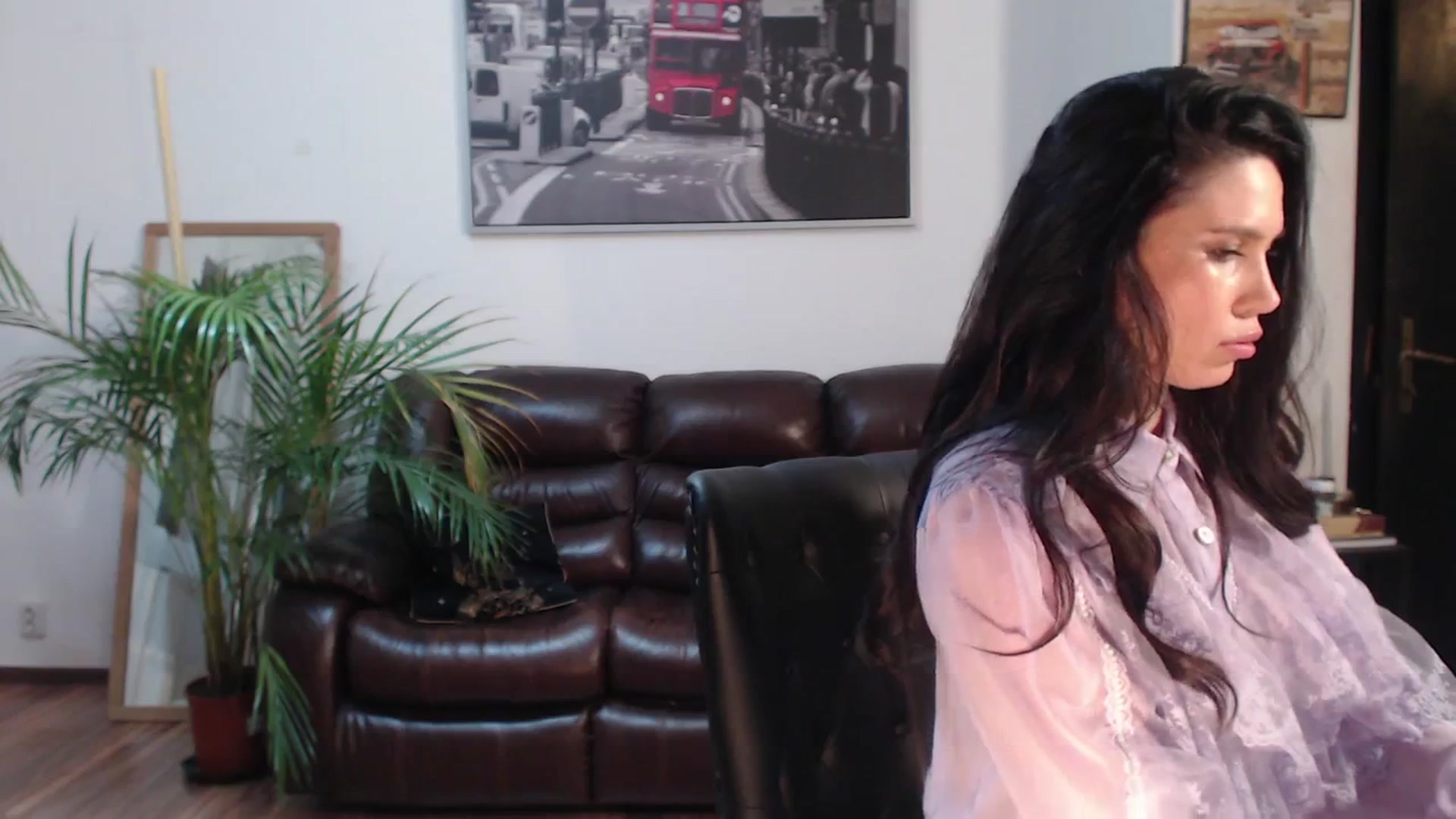 Gallery image thumbnail from AlexisLuvv's myfreecams stream on, 01/19/2024, 20:56 image 5 of 20