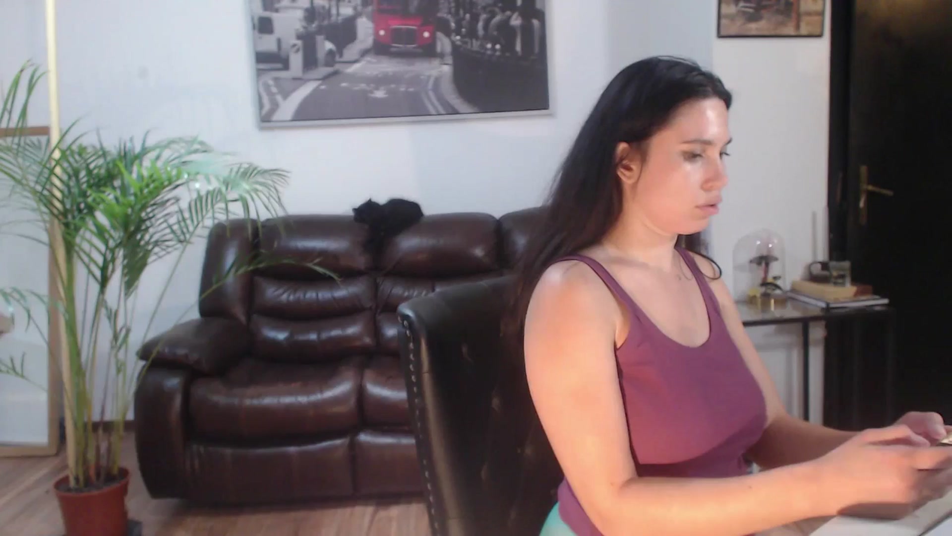 Gallery image thumbnail from AlexisLuvv's myfreecams stream on, 04/25/2024, 19:37 image 19 of 20