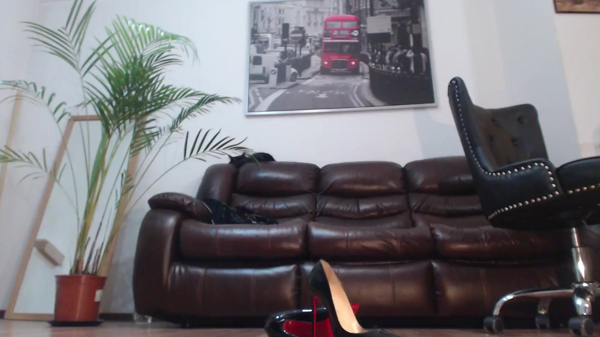 Gallery image thumbnail from AlexisLuvv's myfreecams stream on, 05/05/2024, 19:43 image 3 of 20