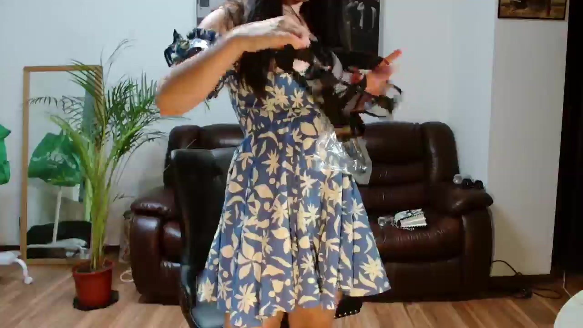 Gallery image thumbnail from AlexisLuvv's myfreecams stream on, 06/17/2024, 19:33 image 19 of 20