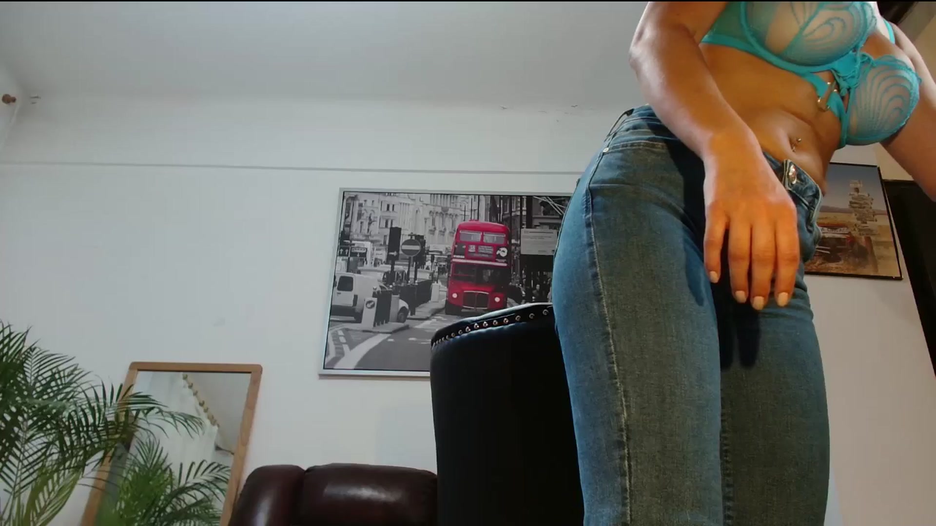 Gallery image thumbnail from AlexisLuvv's myfreecams stream on, 08/12/2024, 19:49 image 11 of 20