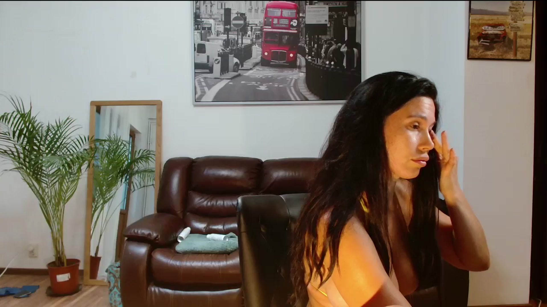 Gallery image thumbnail from AlexisLuvv's myfreecams stream on, 08/13/2024, 18:05 image 13 of 20