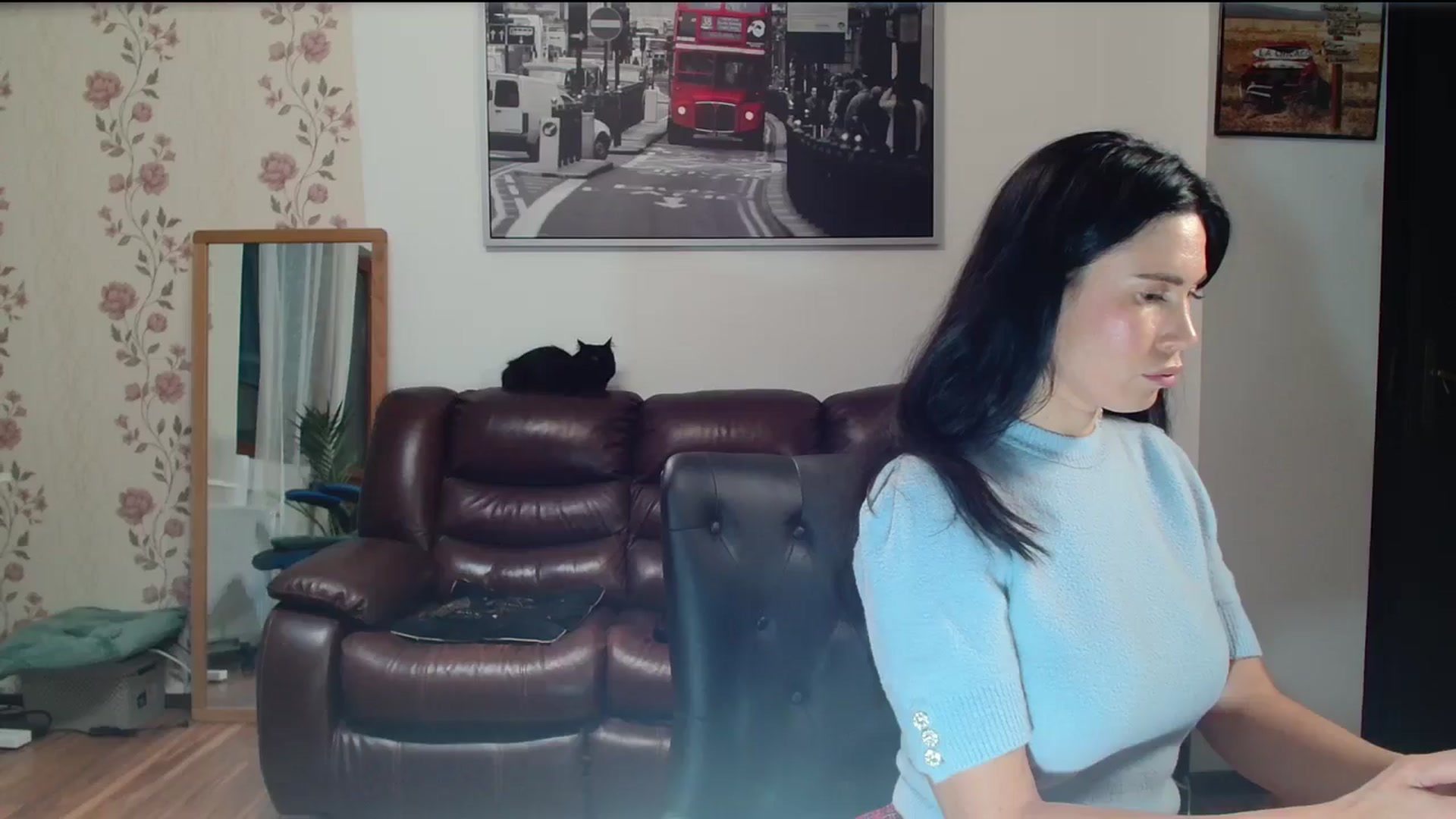 Gallery image thumbnail from AlexisLuvv's myfreecams stream on, 11/17/2024, 21:25 image 20 of 20