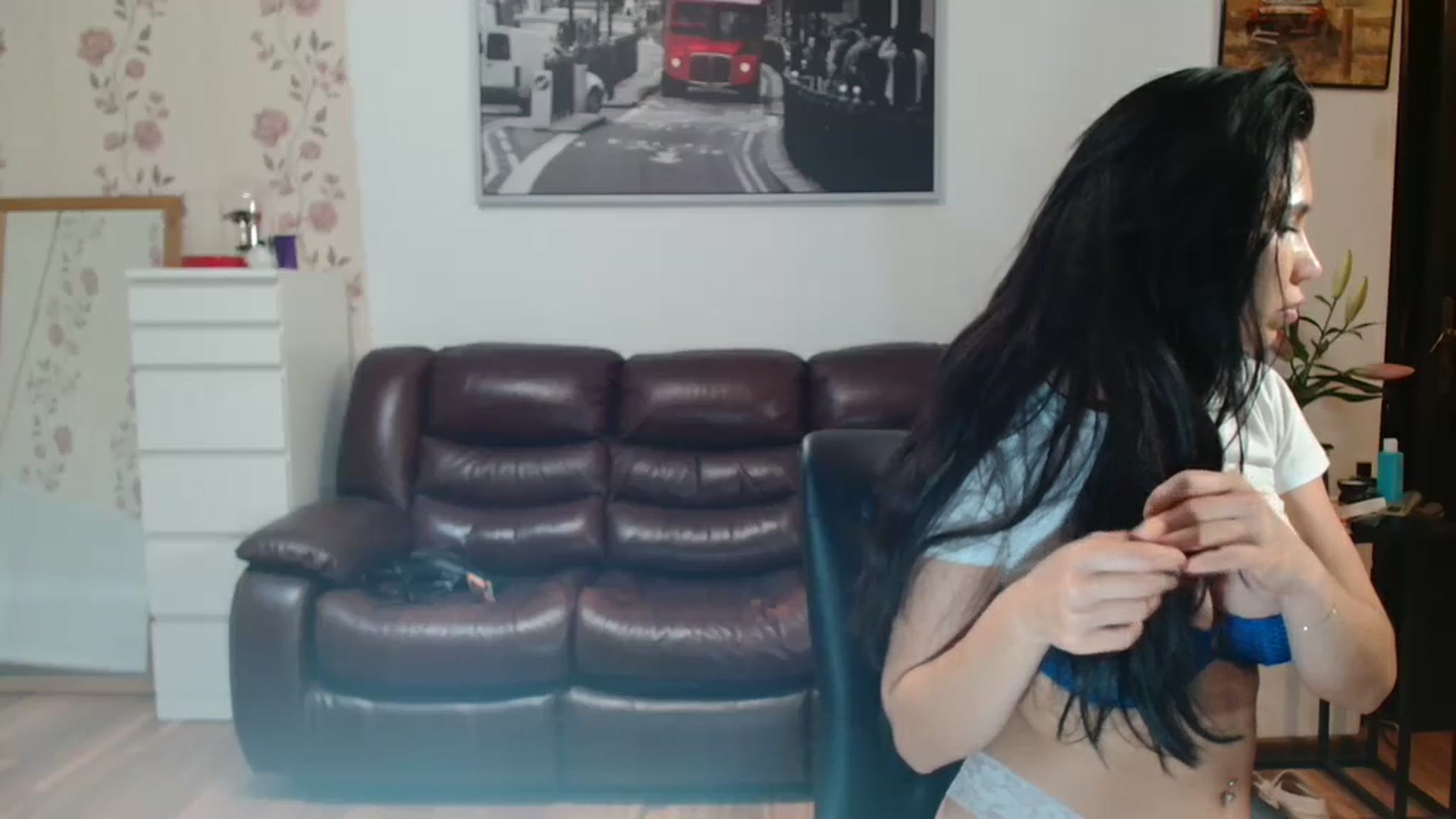 Gallery image thumbnail from AlexisLuvv's myfreecams stream on, 04/20/2025, 19:01 image 2 of 20