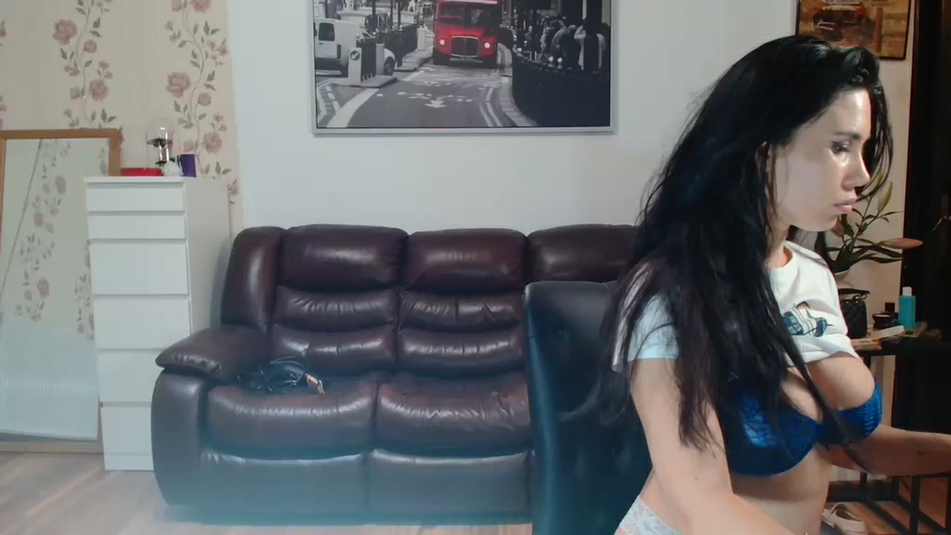 Gallery image thumbnail from AlexisLuvv's myfreecams stream on, 04/20/2025, 19:01 image 7 of 20