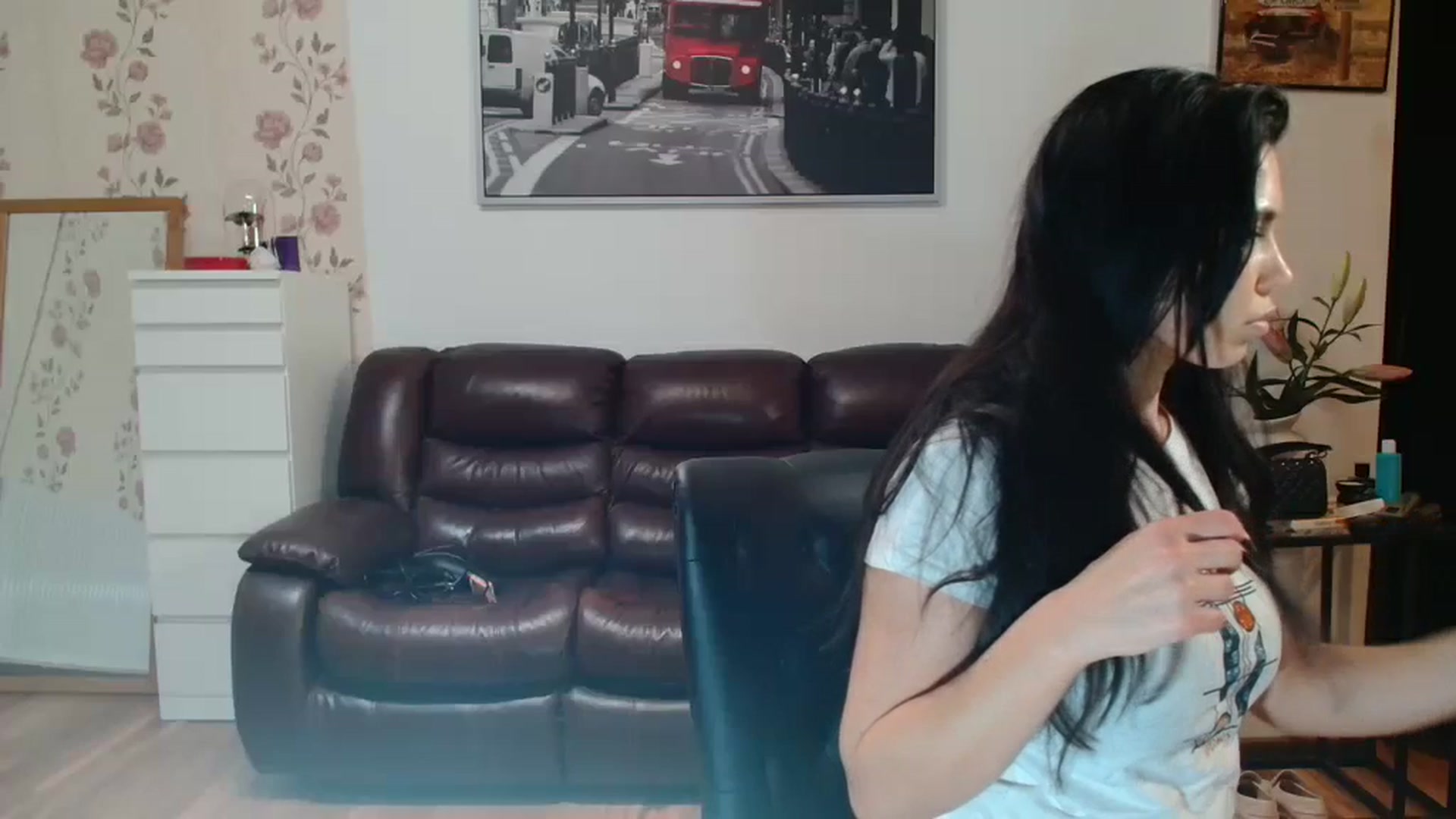 Gallery image thumbnail from AlexisLuvv's myfreecams stream on, 04/20/2025, 19:22 image 9 of 20