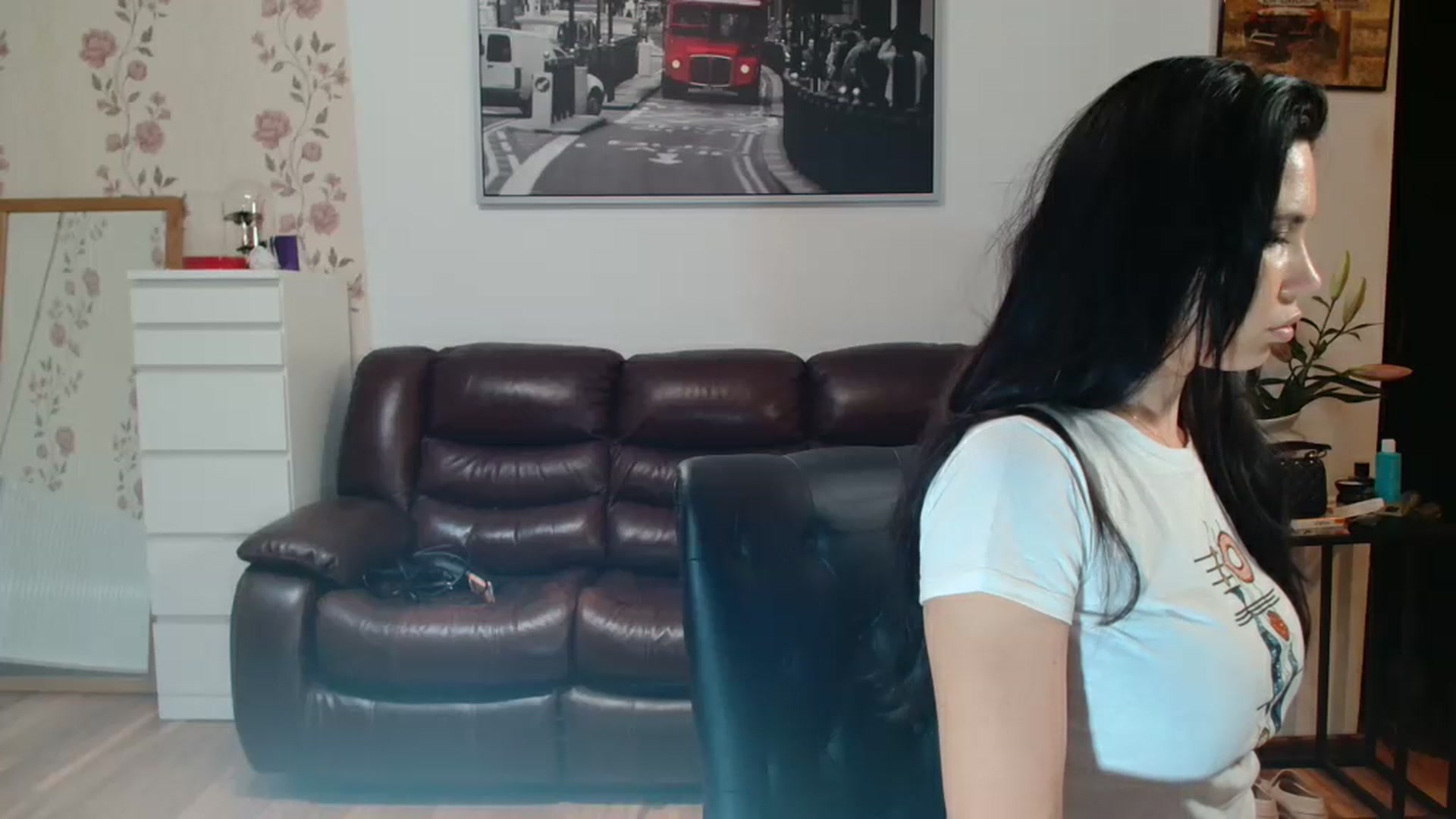 Gallery image thumbnail from AlexisLuvv's myfreecams stream on, 04/20/2025, 19:22 image 14 of 20