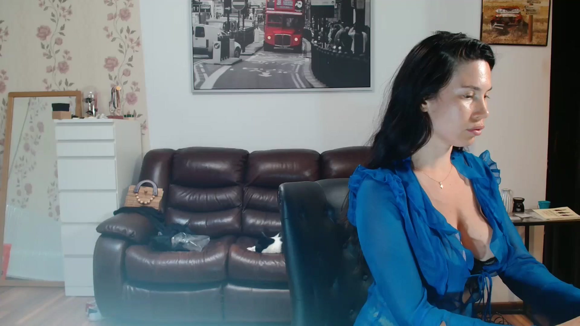 Gallery image thumbnail from AlexisLuvv's myfreecams stream on, 06/24/2025, 20:14 image 17 of 20