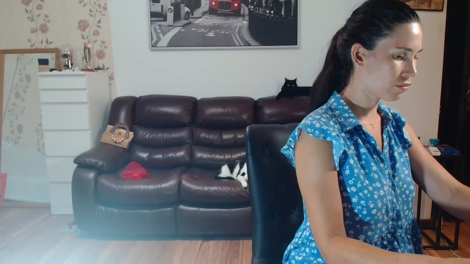 Gallery image thumbnail from AlexisLuvv's myfreecams stream on, 06/26/2025, 19:44 image 16 of 20