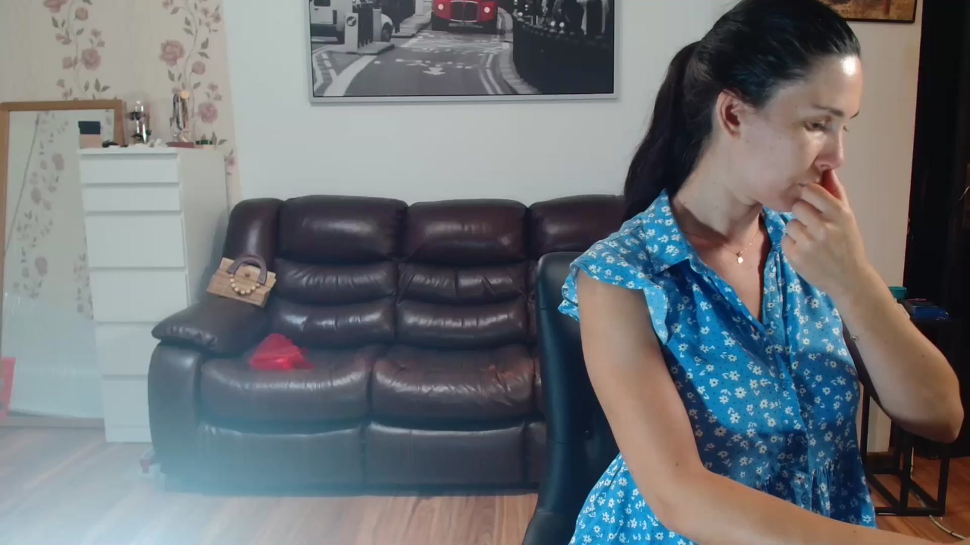 Gallery image thumbnail from AlexisLuvv's myfreecams stream on, 06/26/2025, 19:44 image 10 of 20