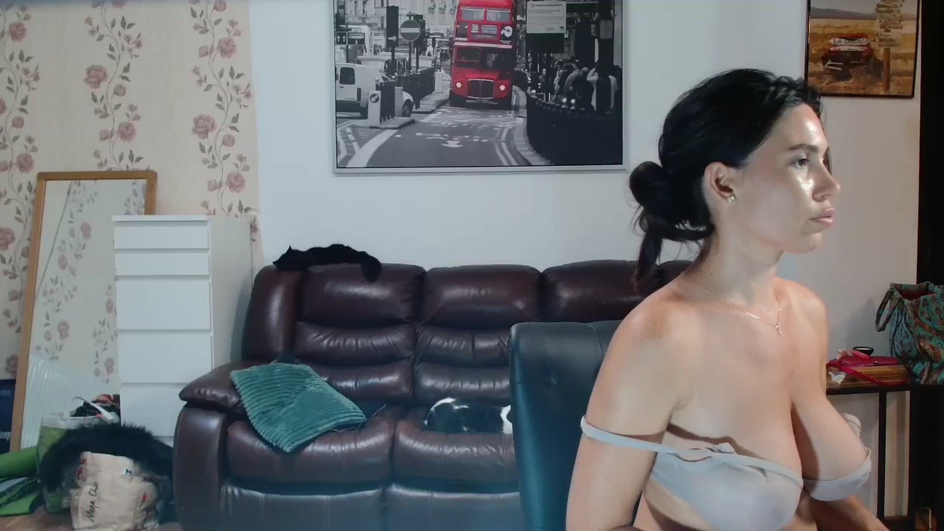 Gallery image thumbnail from AlexisLuvv's myfreecams stream on, 07/27/2025, 20:33 image 16 of 20