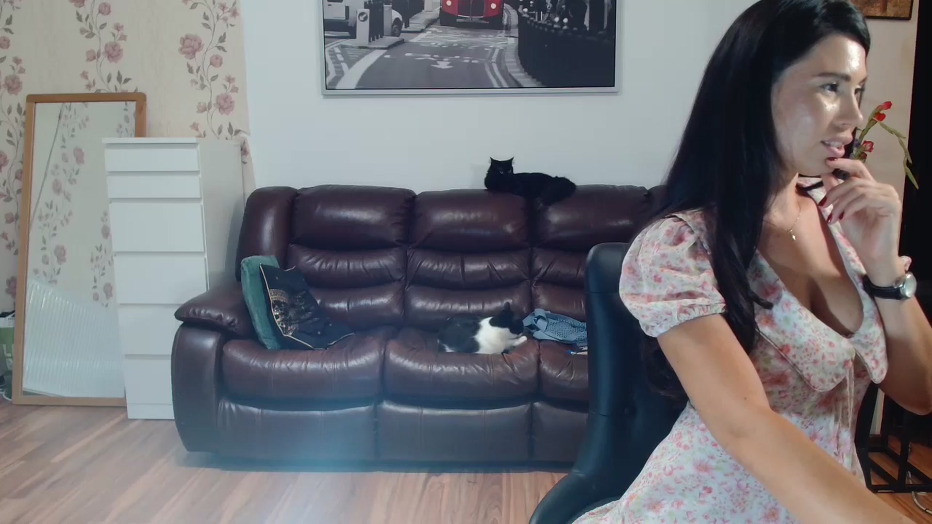 Gallery image thumbnail from AlexisLuvv's myfreecams stream on, 08/07/2025, 20:38 image 2 of 20