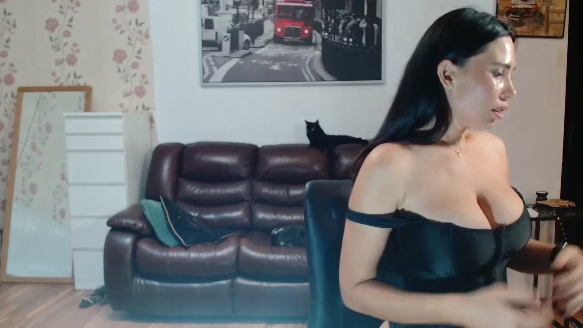 Gallery image thumbnail from AlexisLuvv's myfreecams stream on, 08/27/2025, 20:14 image 2 of 20