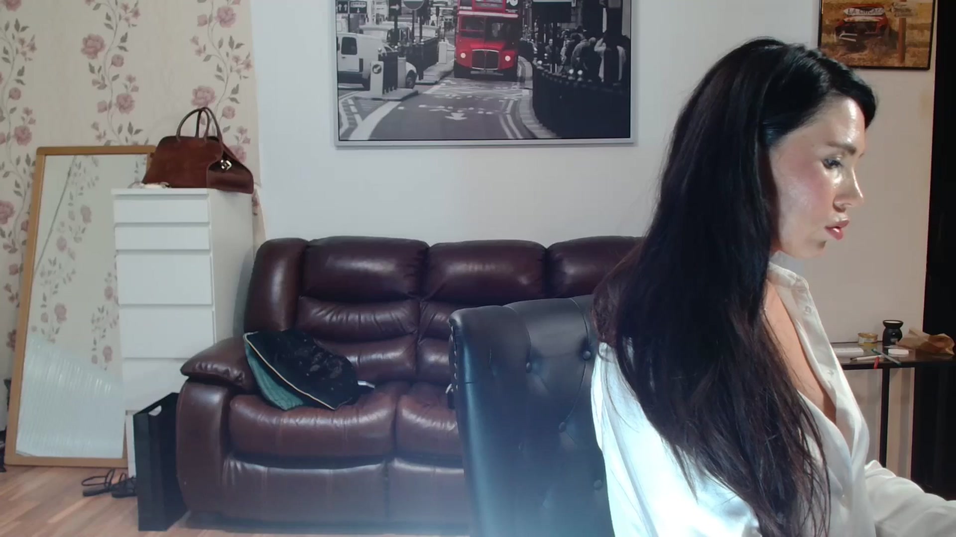 Gallery image thumbnail from AlexisLuvv's myfreecams stream on, 08/30/2025, 19:38 image 8 of 20