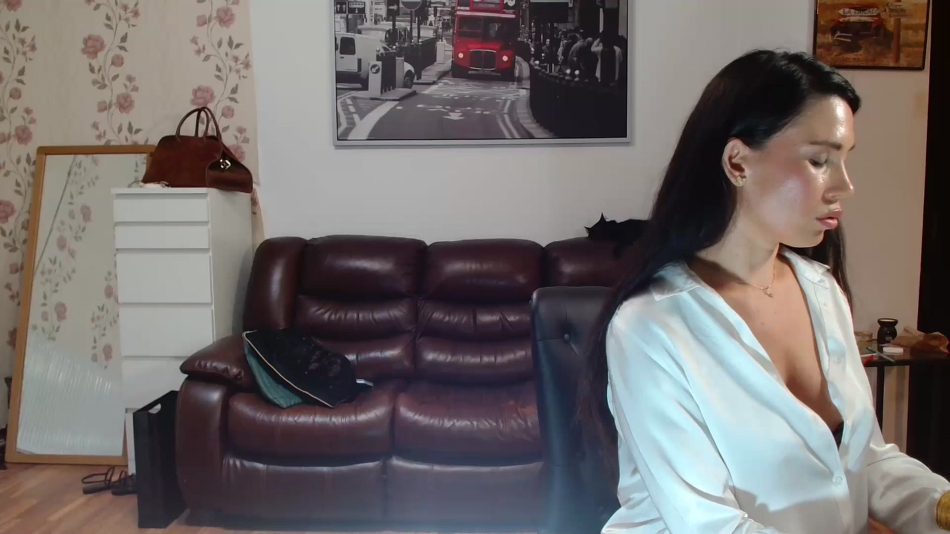Gallery image thumbnail from AlexisLuvv's myfreecams stream on, 08/30/2025, 19:38 image 2 of 20