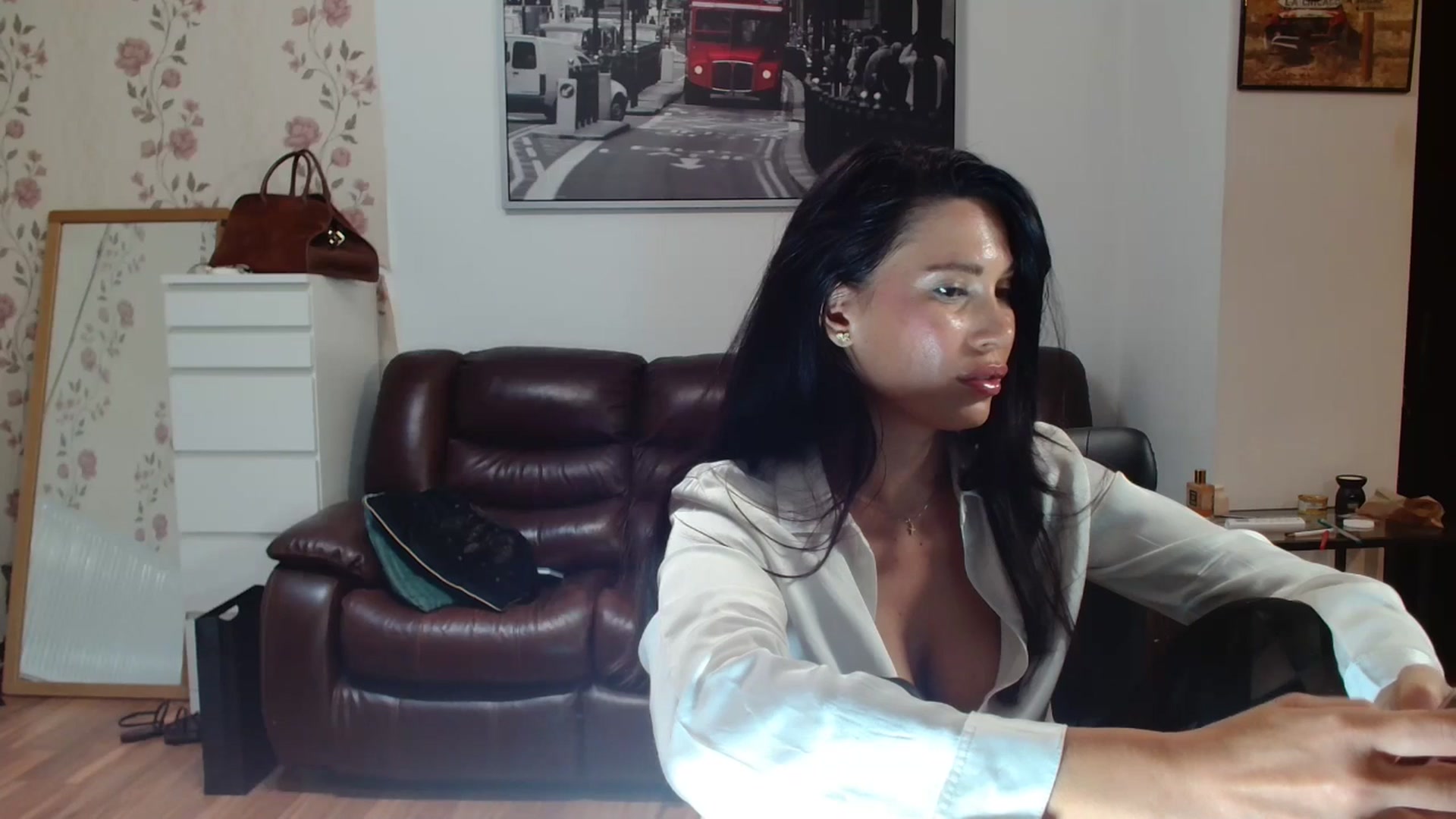 Gallery image thumbnail from AlexisLuvv's myfreecams stream on, 08/30/2025, 19:38 image 20 of 20
