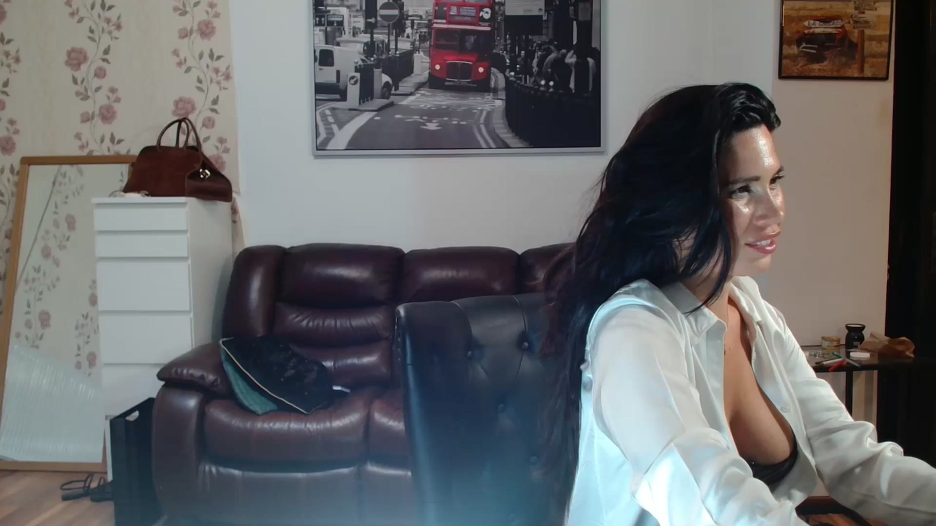 Gallery image thumbnail from AlexisLuvv's myfreecams stream on, 08/30/2025, 21:00 image 17 of 20