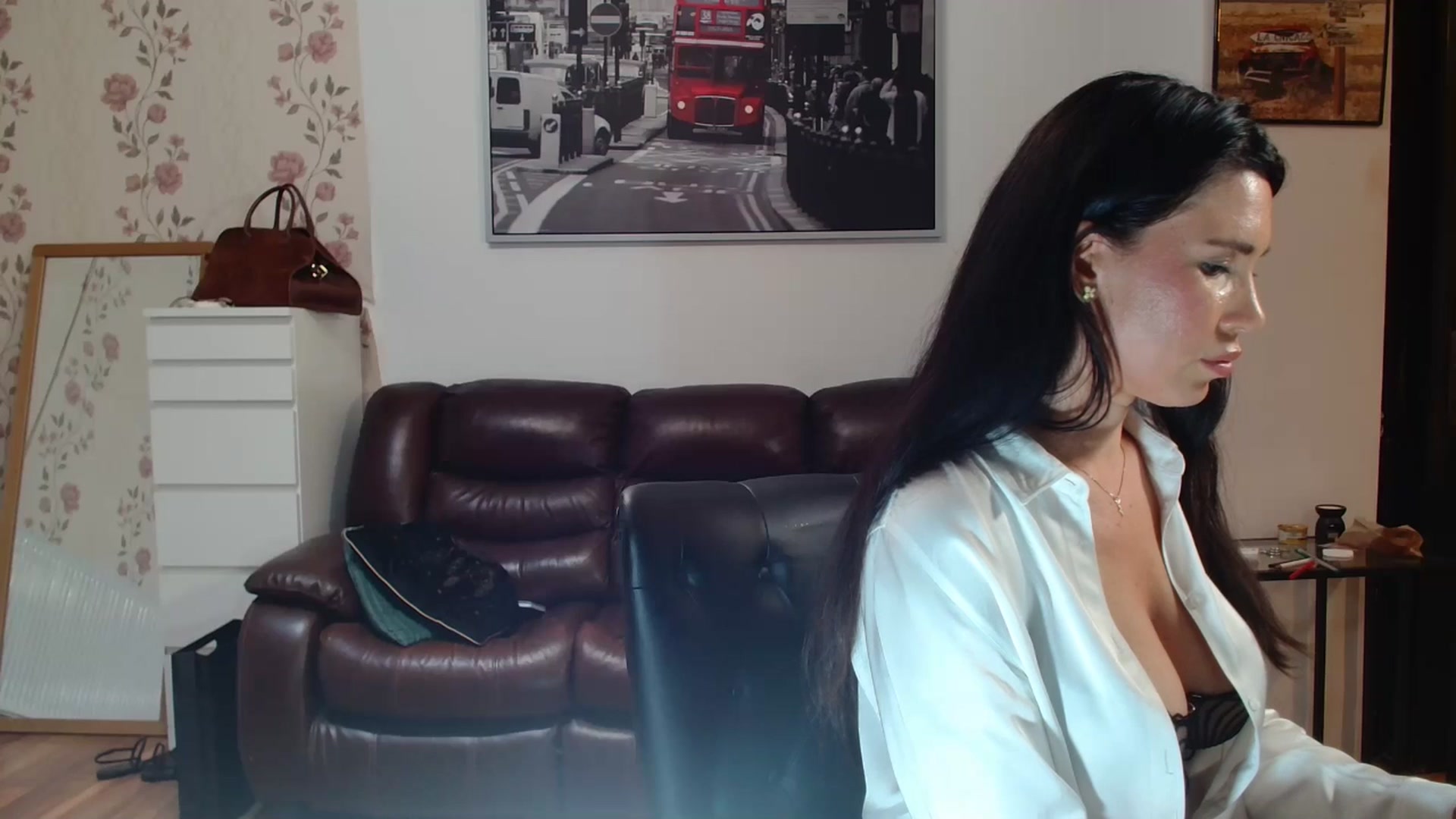 Gallery image thumbnail from AlexisLuvv's myfreecams stream on, 08/30/2025, 21:00 image 4 of 20