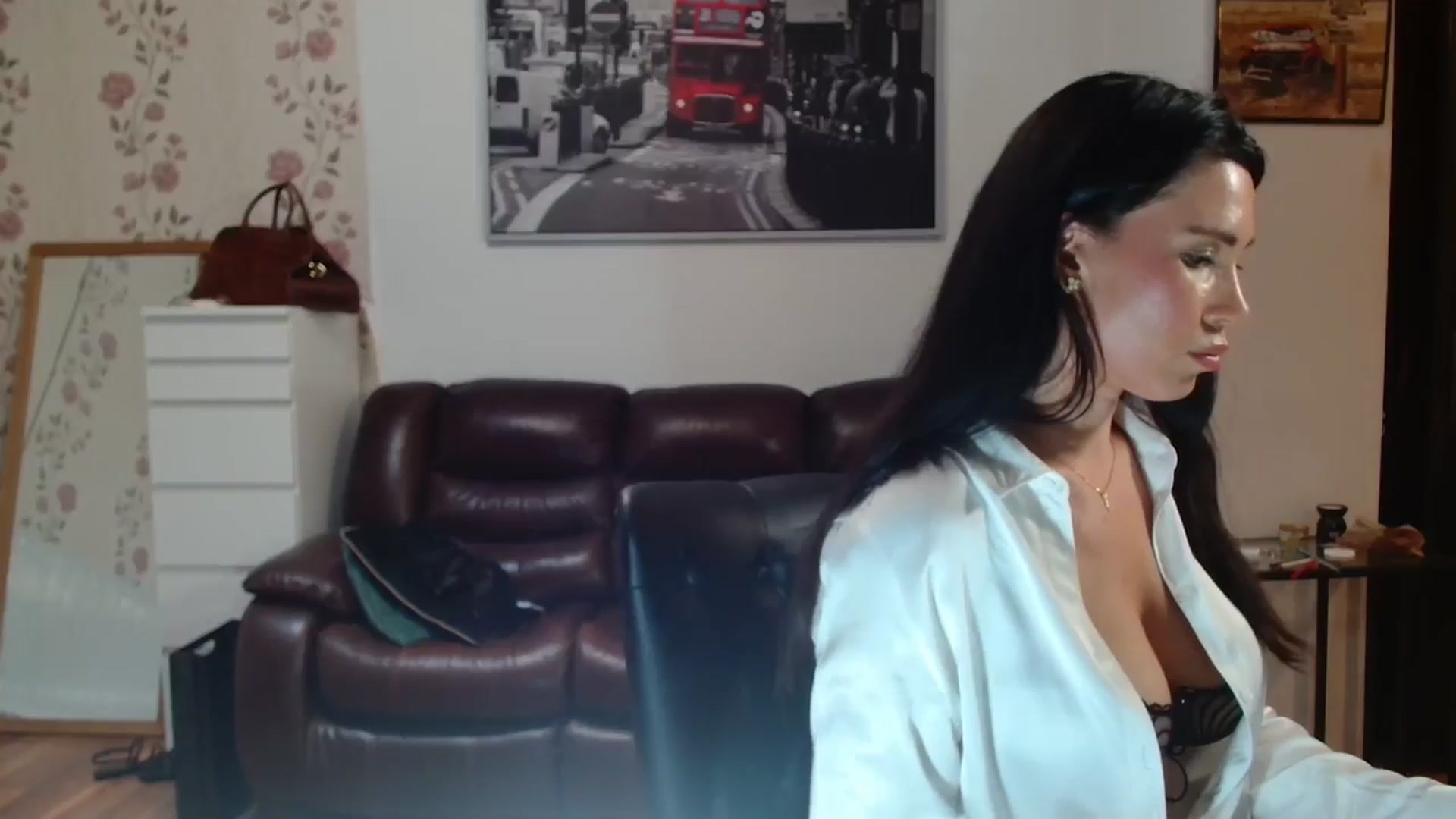 Gallery image thumbnail from AlexisLuvv's myfreecams stream on, 08/30/2025, 21:00 image 2 of 20