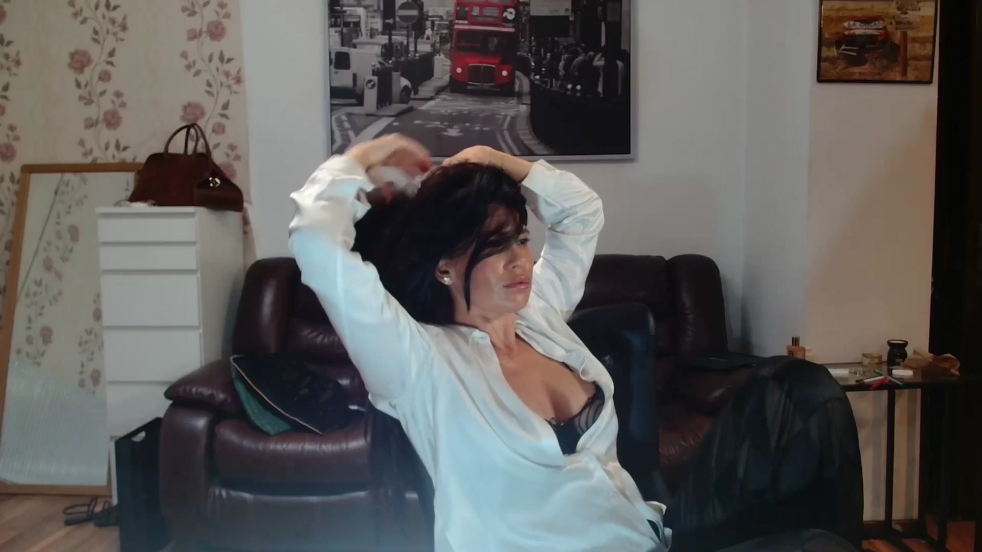 Gallery image thumbnail from AlexisLuvv's myfreecams stream on, 08/30/2025, 21:00 image 13 of 20