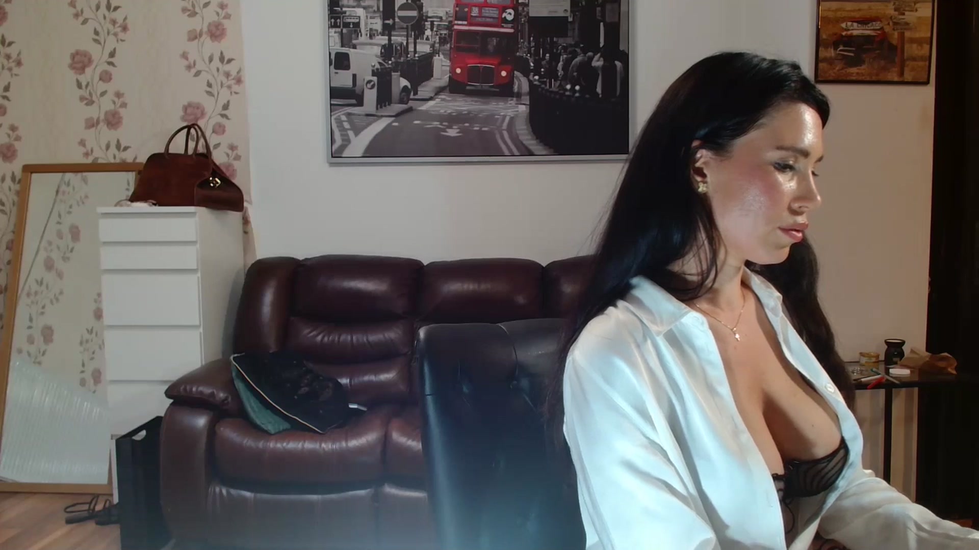 Gallery image thumbnail from AlexisLuvv's myfreecams stream on, 08/30/2025, 21:00 image 6 of 20
