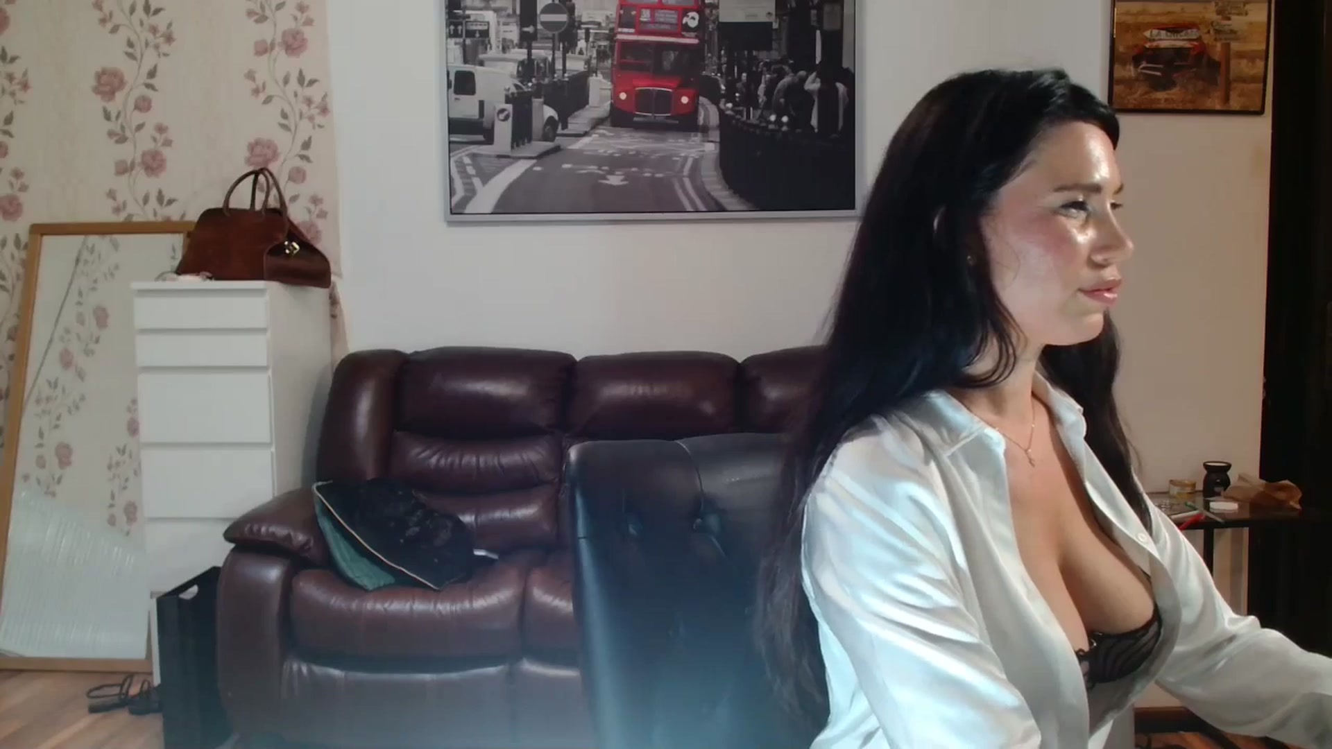 Gallery image thumbnail from AlexisLuvv's myfreecams stream on, 08/30/2025, 21:00 image 5 of 20