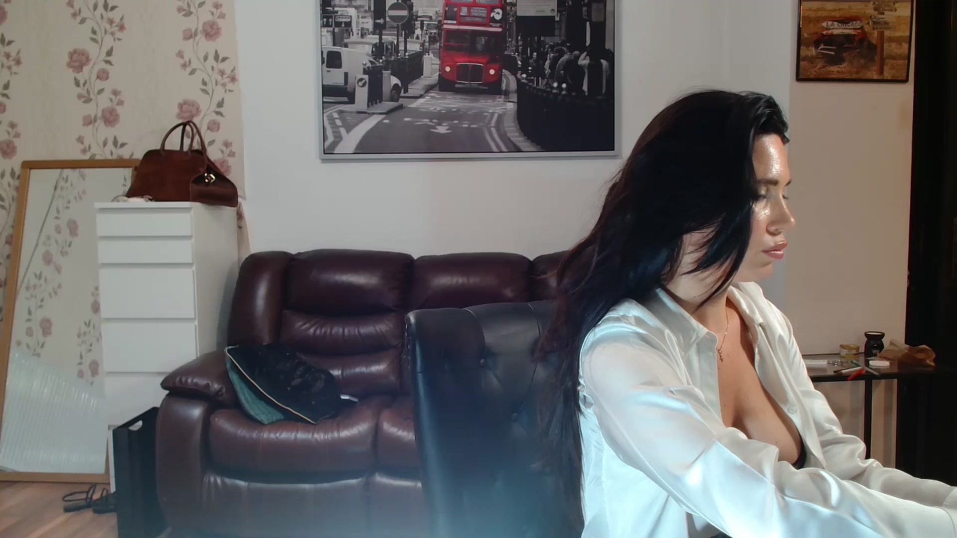 Gallery image thumbnail from AlexisLuvv's myfreecams stream on, 08/30/2025, 21:00 image 16 of 20