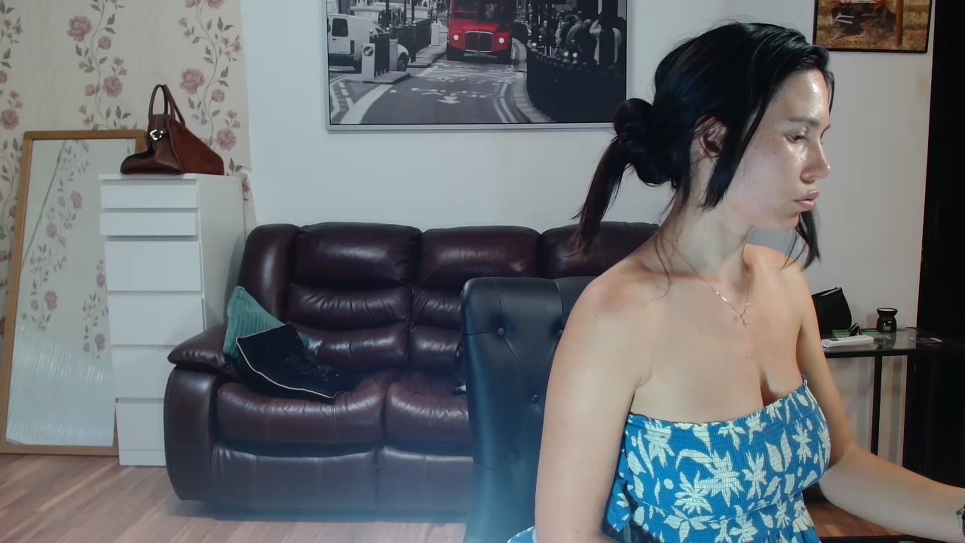 Gallery image thumbnail from AlexisLuvv's myfreecams stream on, 09/03/2025, 18:42 image 12 of 20