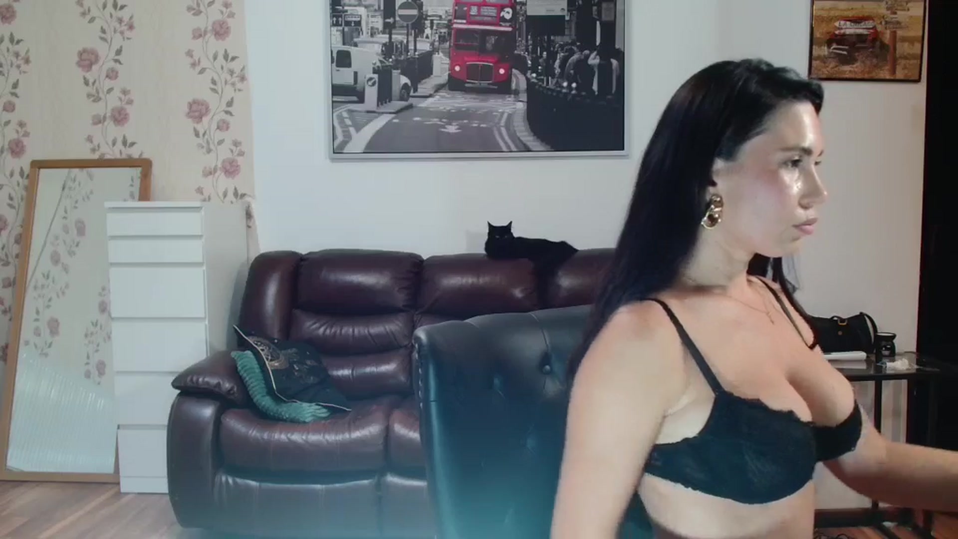 Gallery image thumbnail from AlexisLuvv's myfreecams stream on, 09/05/2025, 18:21 image 2 of 20