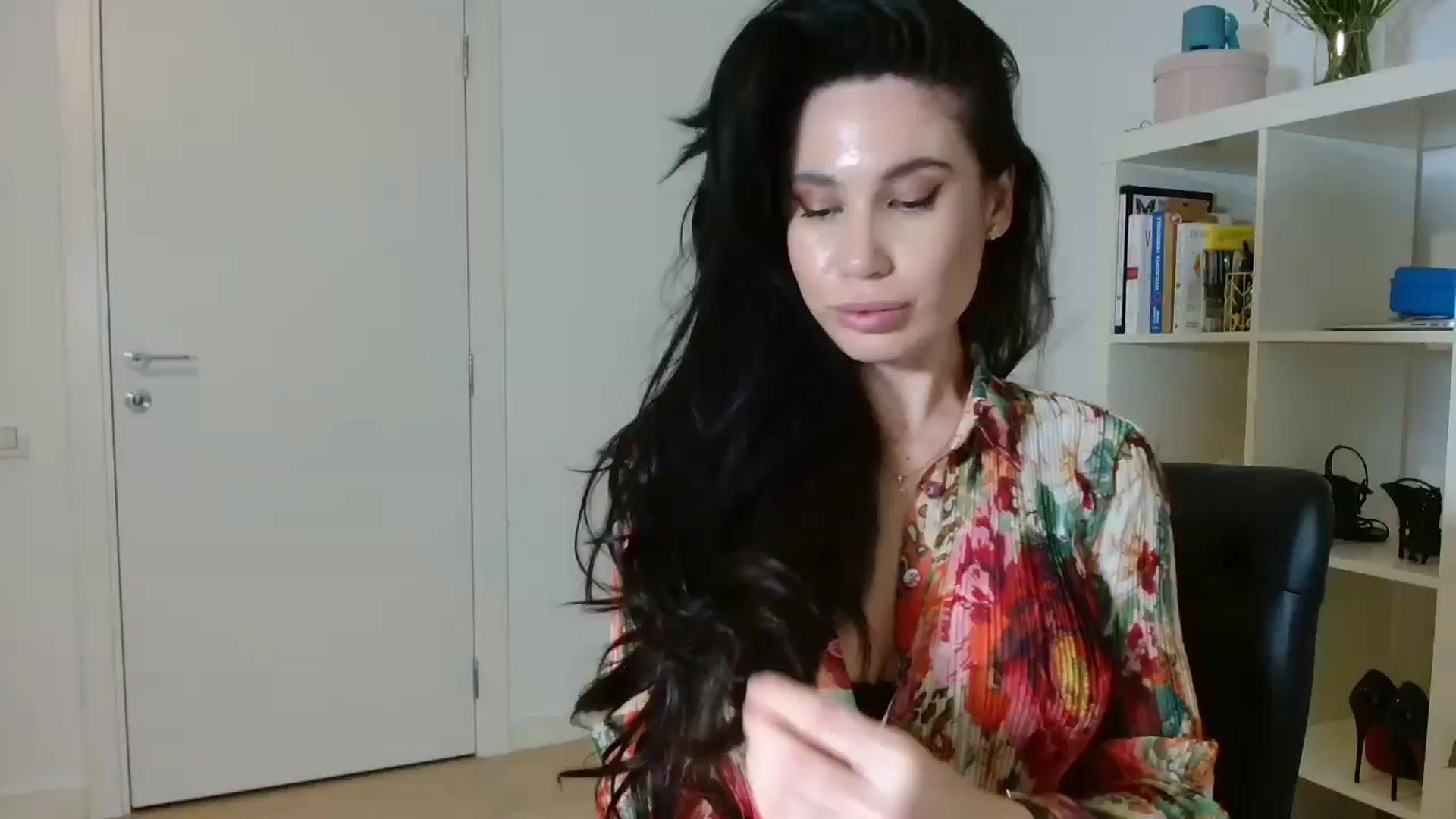 Gallery image thumbnail from AlexisLuvv's myfreecams stream on, 12/02/2025, 18:55 image 17 of 20