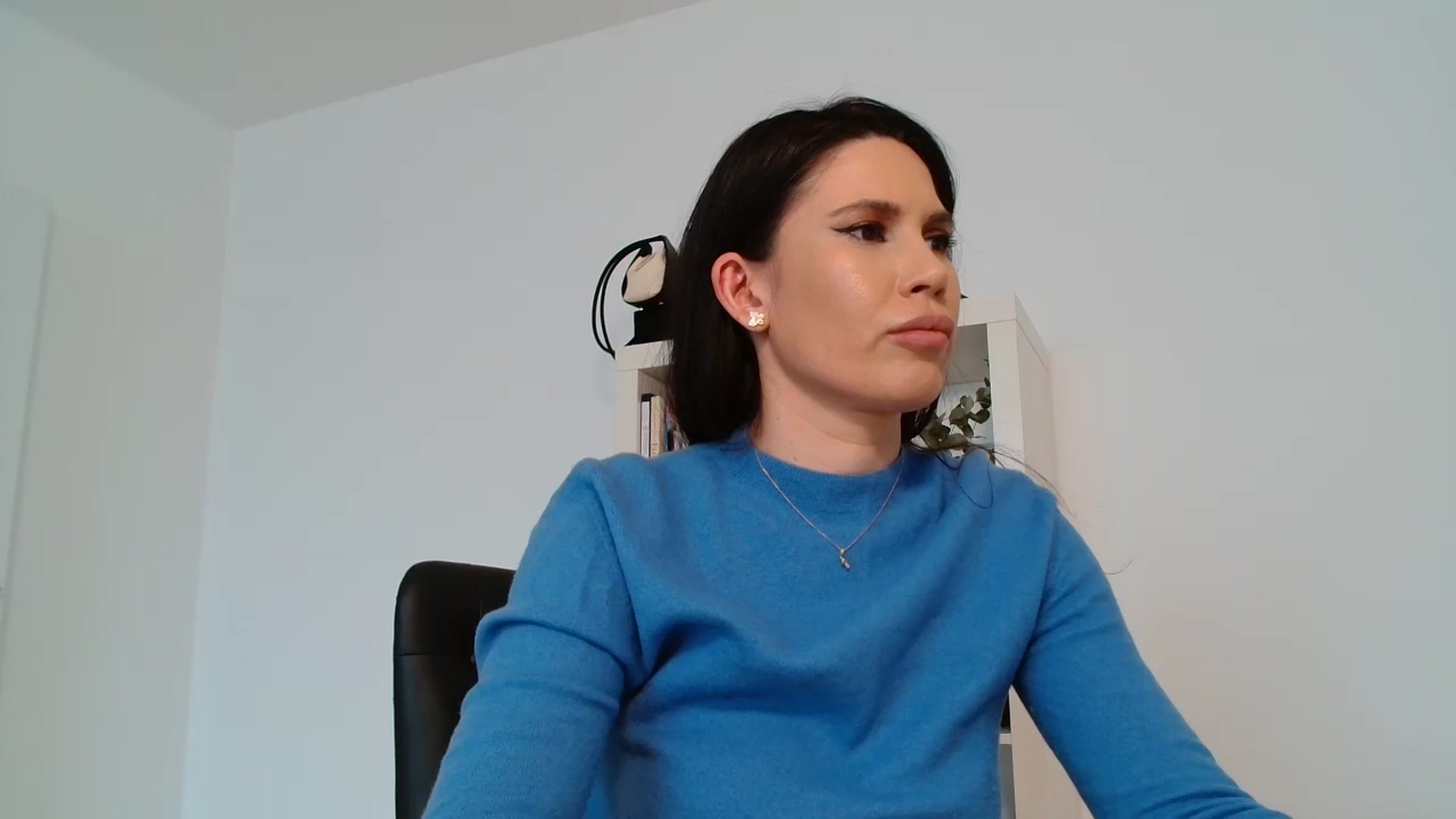 Gallery image thumbnail from AlexisLuvv's myfreecams stream on, 03/25/2026, 12:20 image 16 of 20