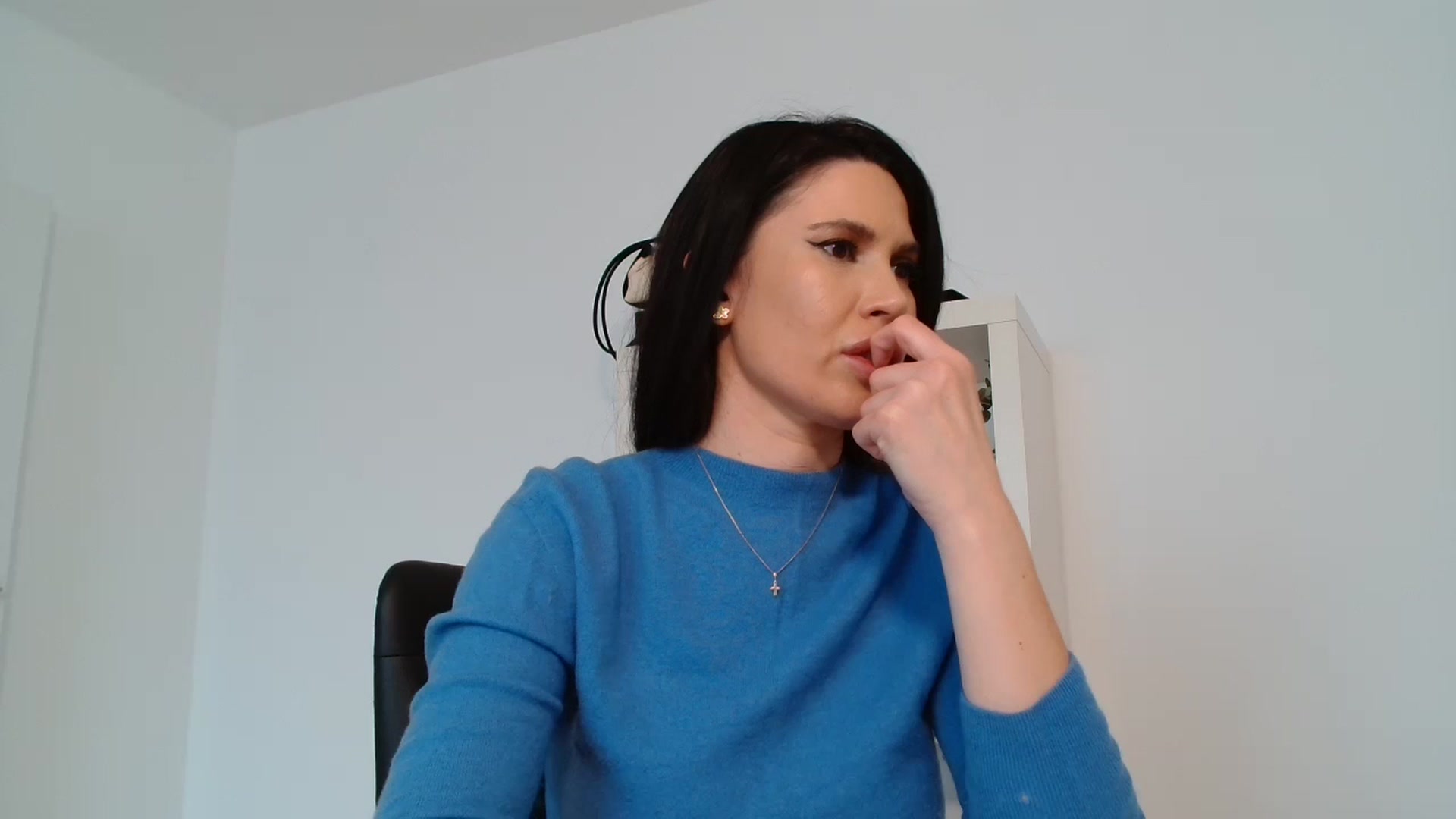 Gallery image thumbnail from AlexisLuvv's myfreecams stream on, 03/25/2026, 12:20 image 14 of 20