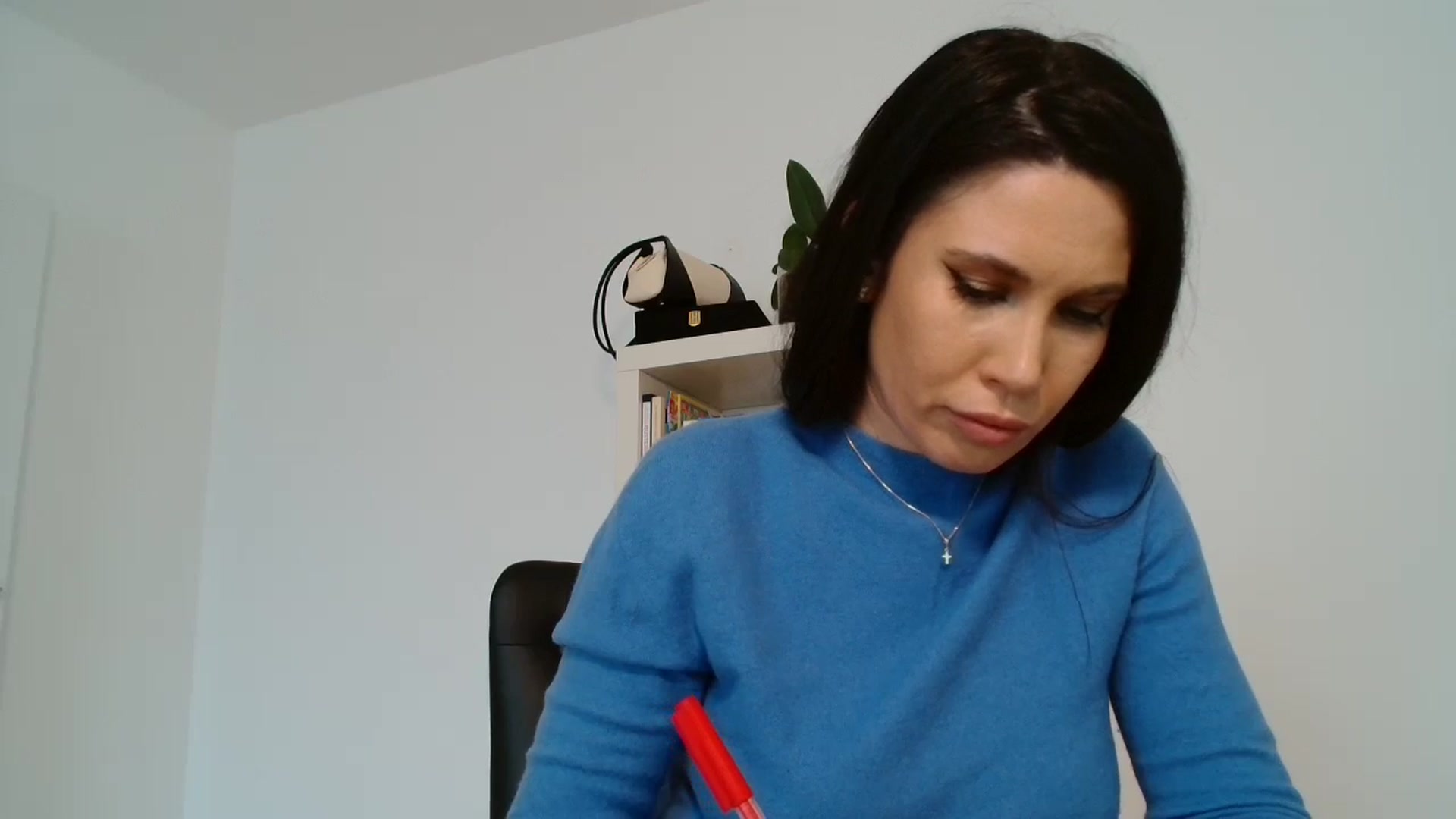 Gallery image thumbnail from AlexisLuvv's myfreecams stream on, 03/25/2026, 12:20 image 12 of 20