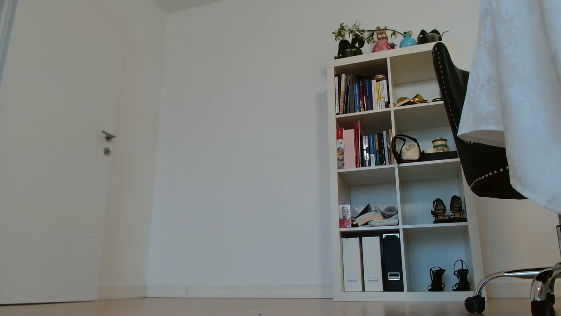 Gallery image thumbnail from AlexisLuvv's myfreecams stream on, 04/12/2026, 14:45 image 9 of 20