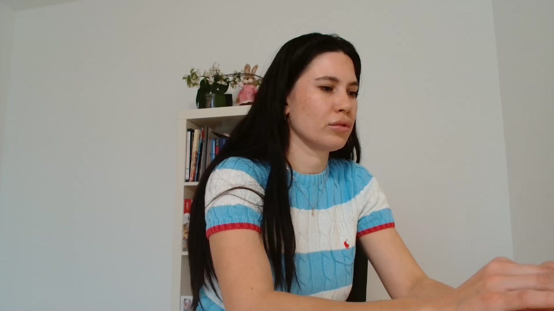 Gallery image thumbnail from AlexisLuvv's myfreecams stream on, 04/12/2026, 14:45 image 4 of 20