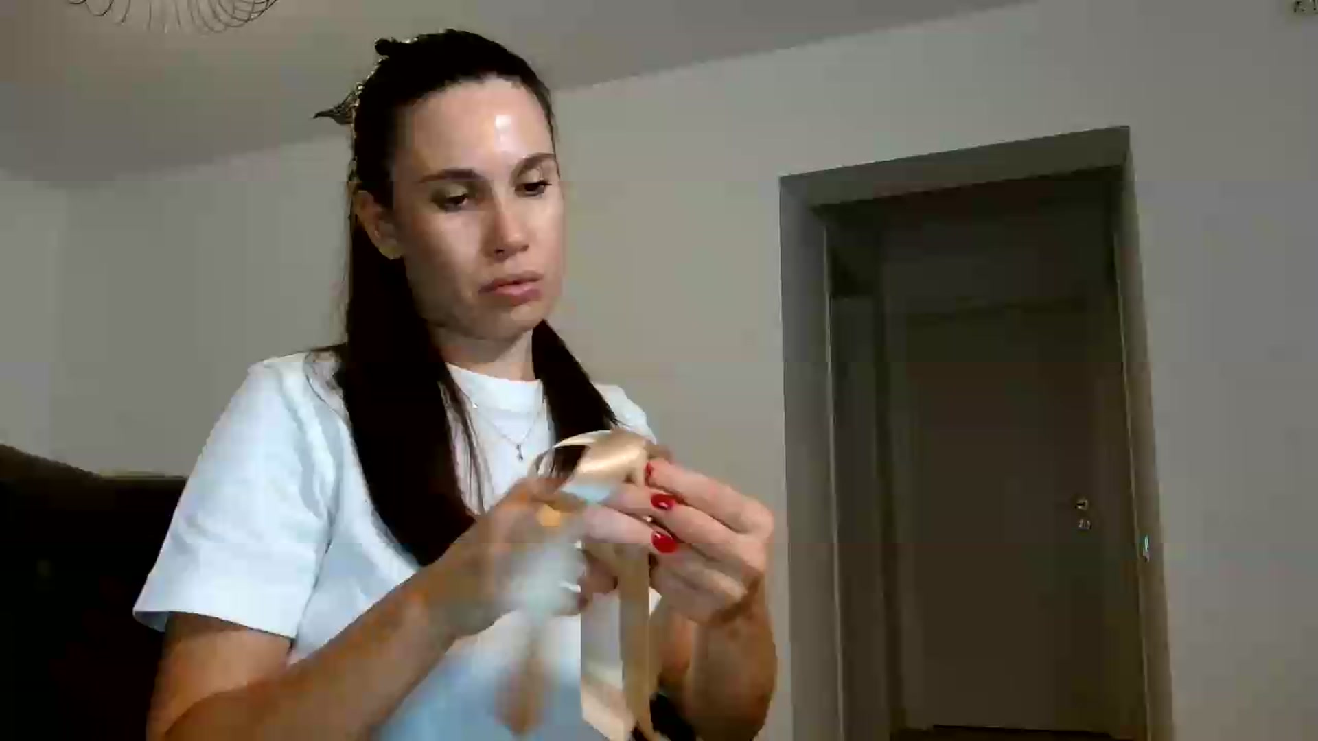Gallery image thumbnail from AlexisLuvv's myfreecams stream on, 09/12/2026, 21:06 image 1 of 20