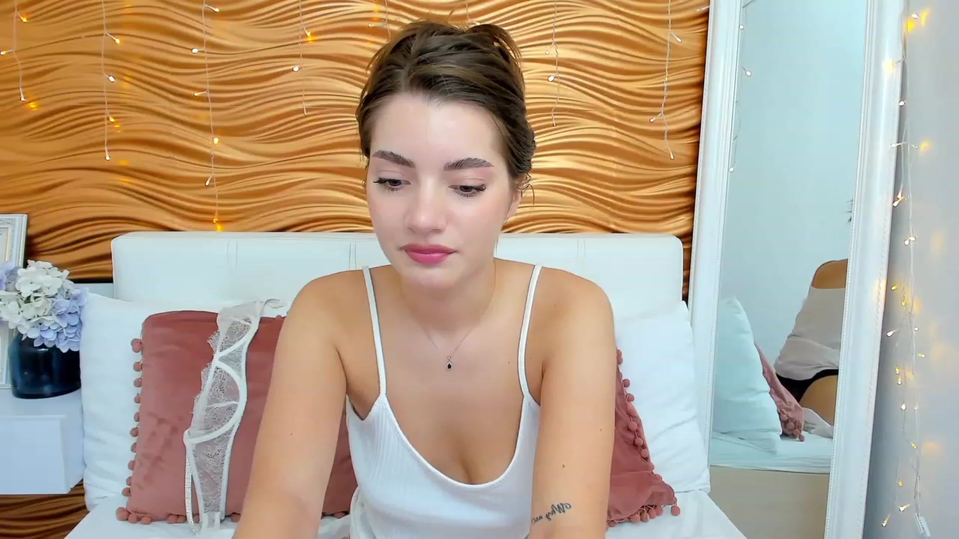 Gallery image thumbnail from AlexisOcean's myfreecams stream on, 08/20/2023, 16:31 image 16 of 20