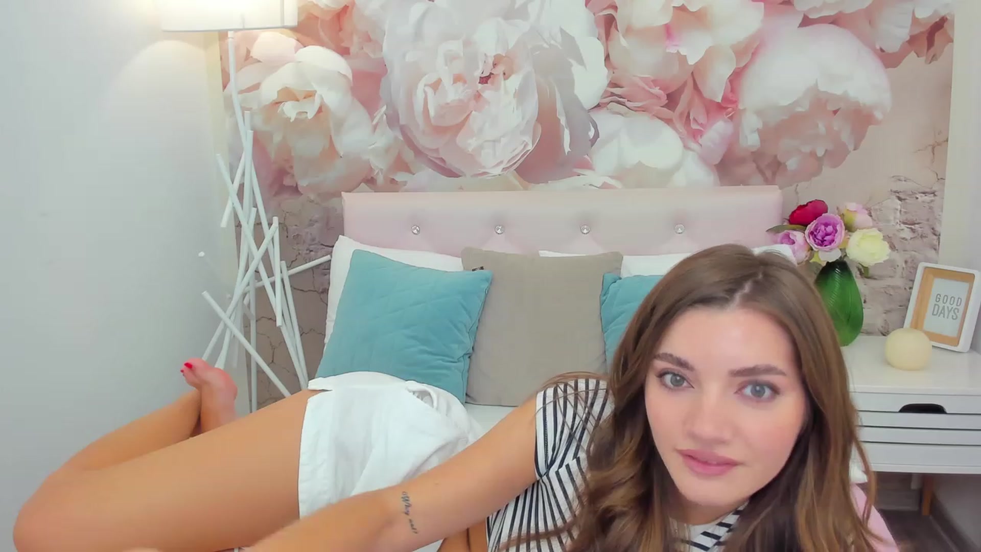 Gallery image thumbnail from AlexisOcean's myfreecams stream on, 08/22/2023, 11:57 image 5 of 20