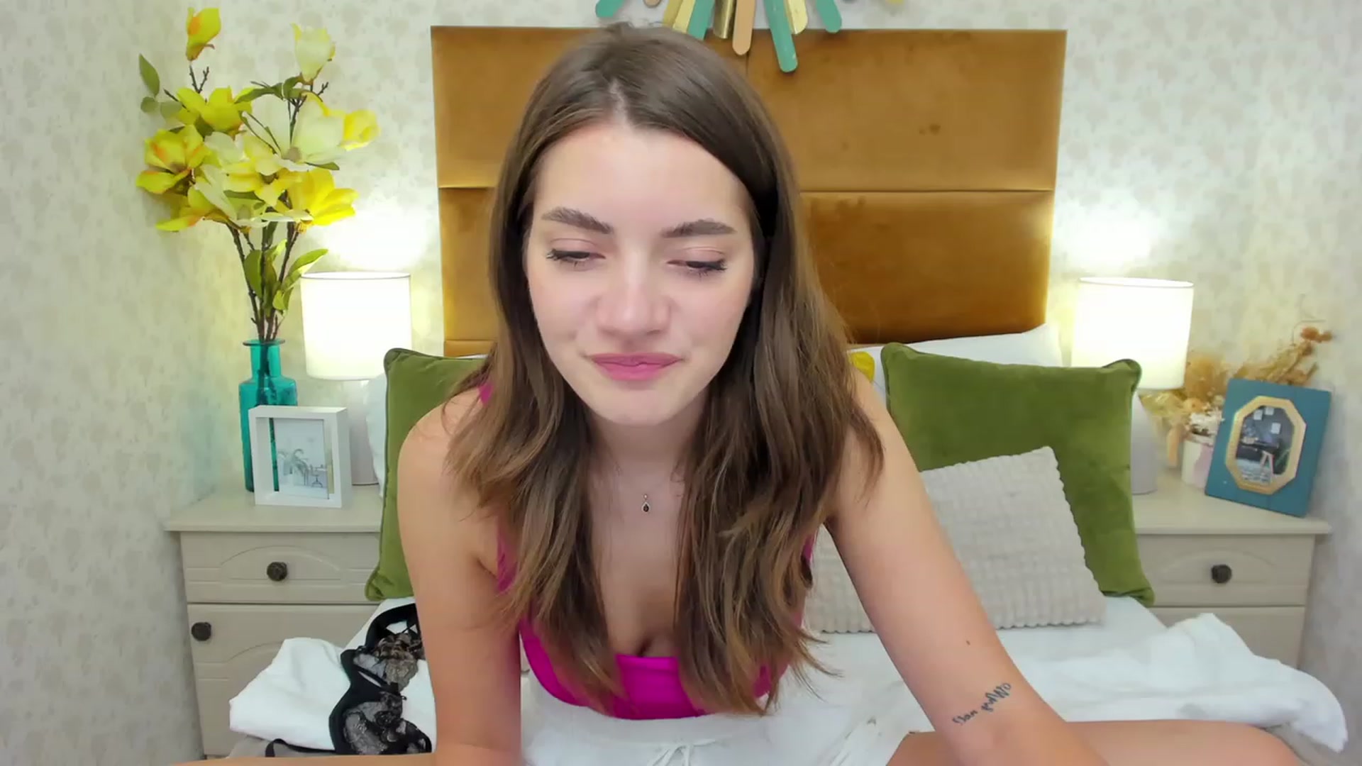 Gallery image thumbnail from AlexisOcean's myfreecams stream on, 08/27/2023, 21:58 image 15 of 20