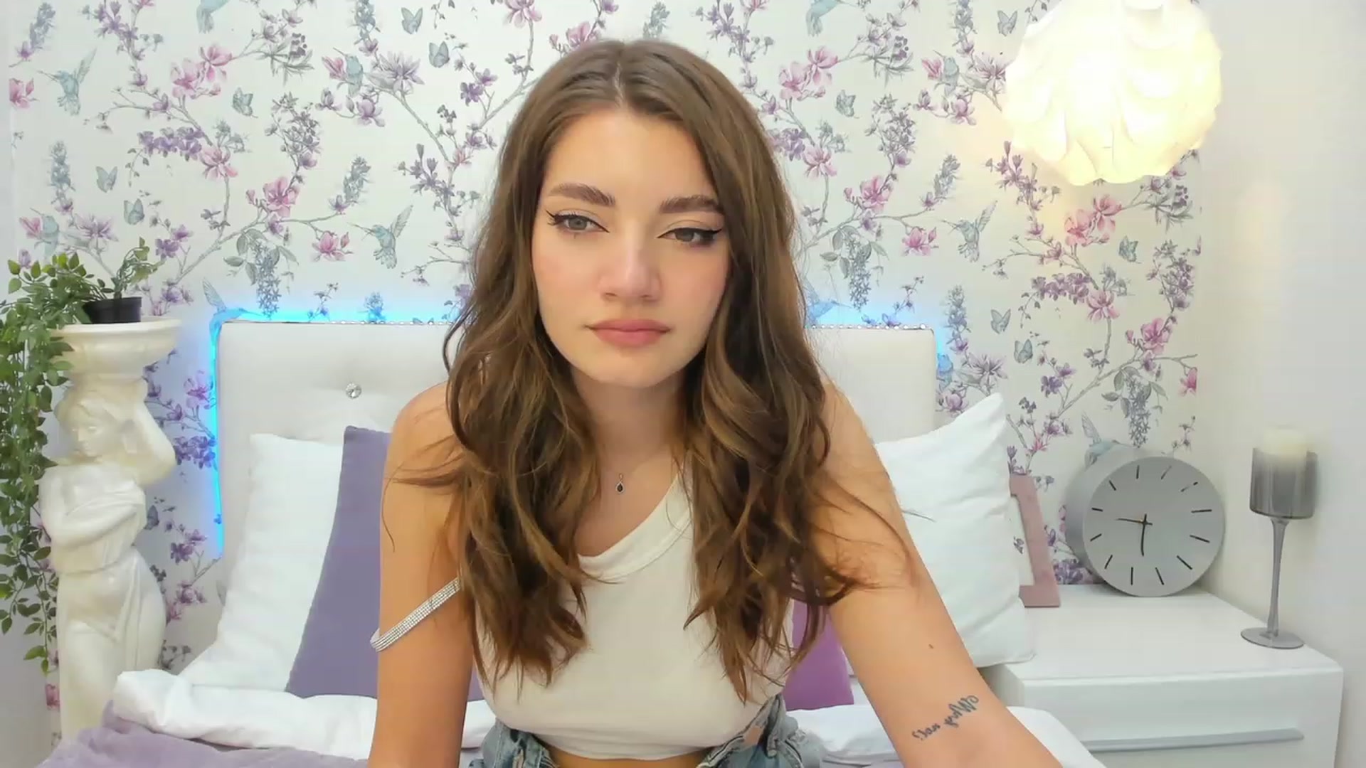 Gallery image thumbnail from AlexisOcean's myfreecams stream on, 08/31/2023, 11:31 image 13 of 20