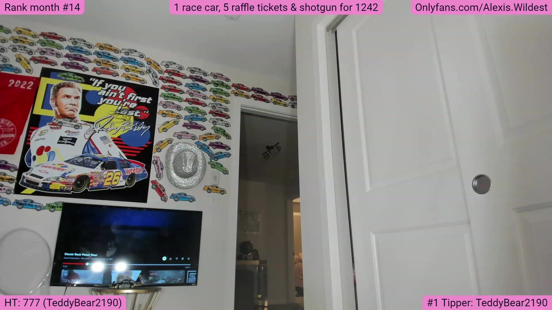 Gallery image thumbnail from AlexisWildest's myfreecams stream on, 11/18/2022, 04:19 image 12 of 20
