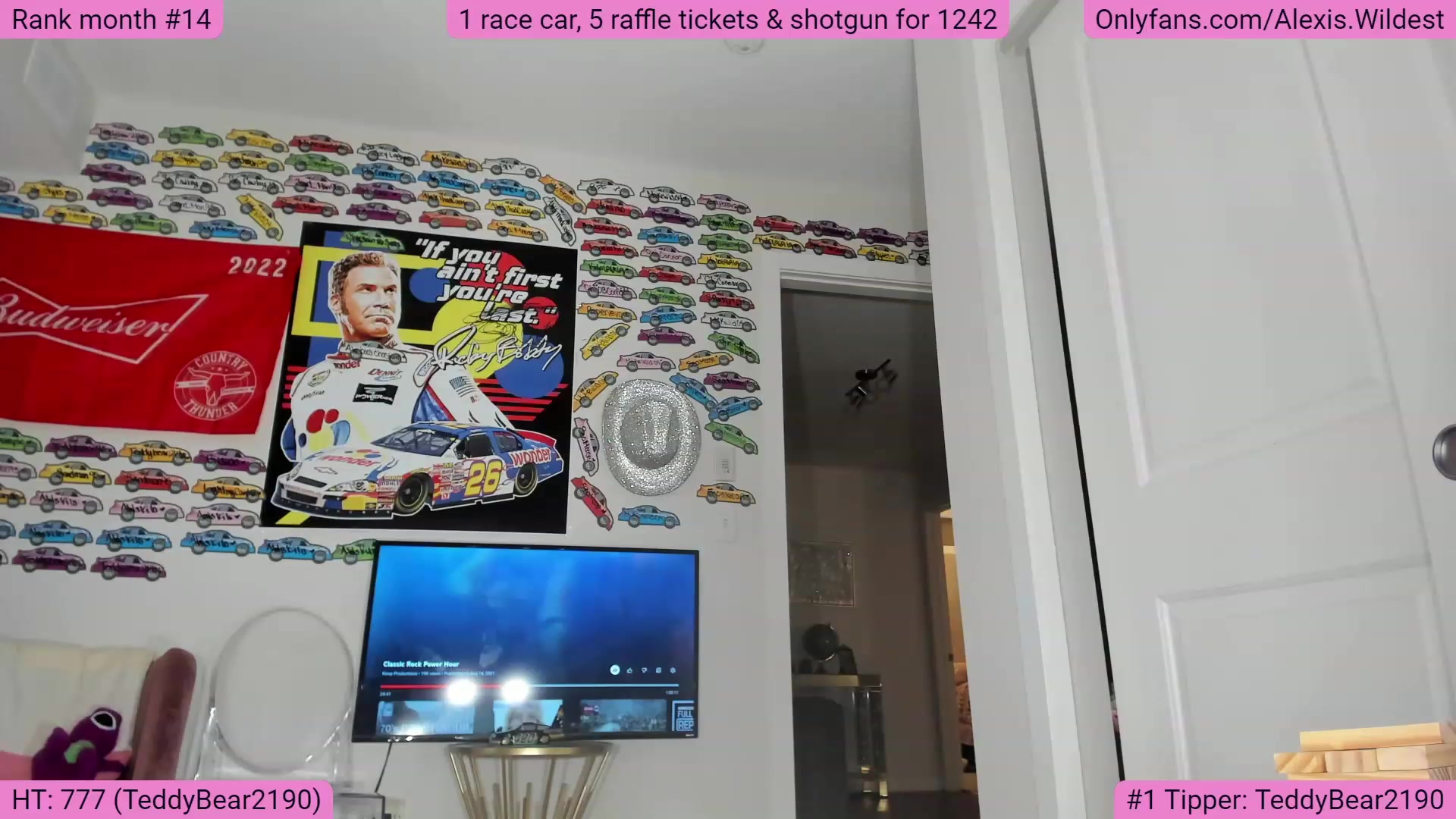 Gallery image thumbnail from AlexisWildest's myfreecams stream on, 11/18/2022, 04:19 image 15 of 20