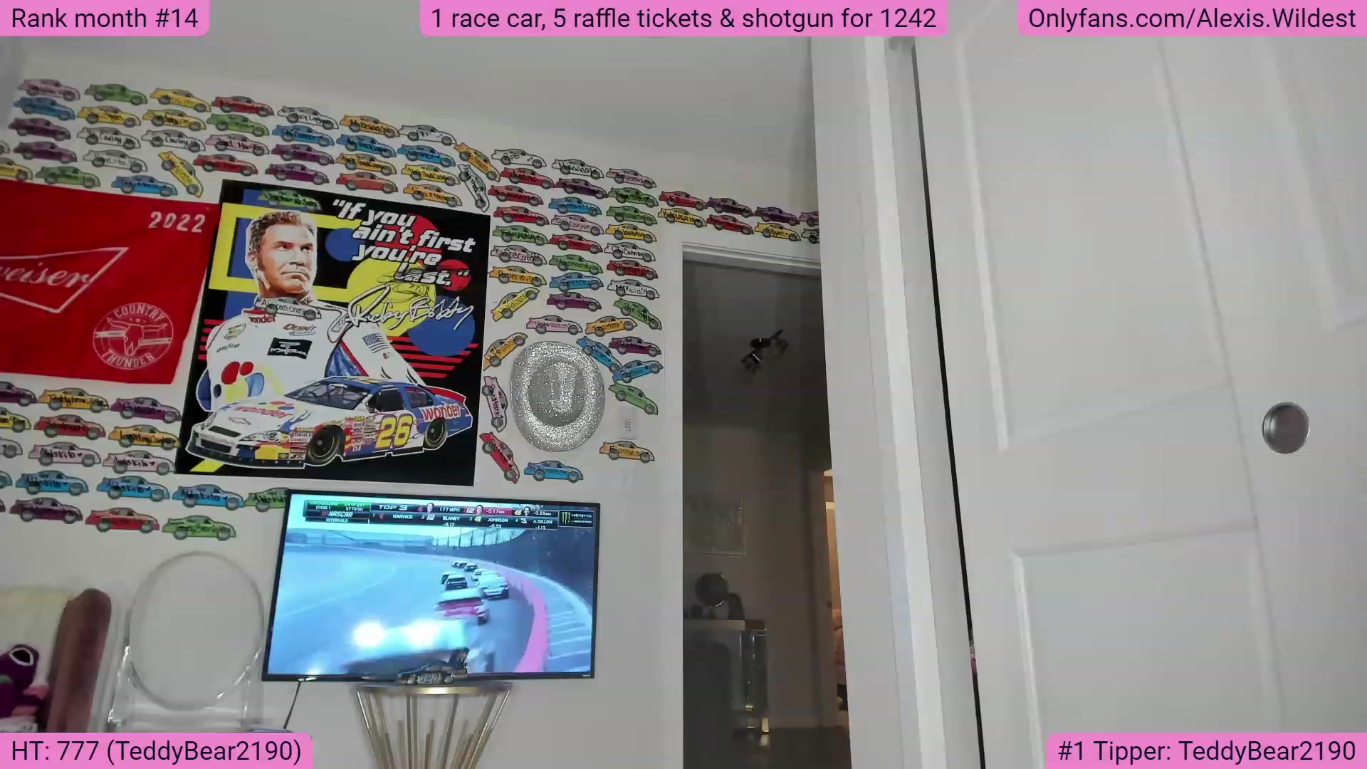 Gallery image thumbnail from AlexisWildest's myfreecams stream on, 11/18/2022, 05:04 image 7 of 20