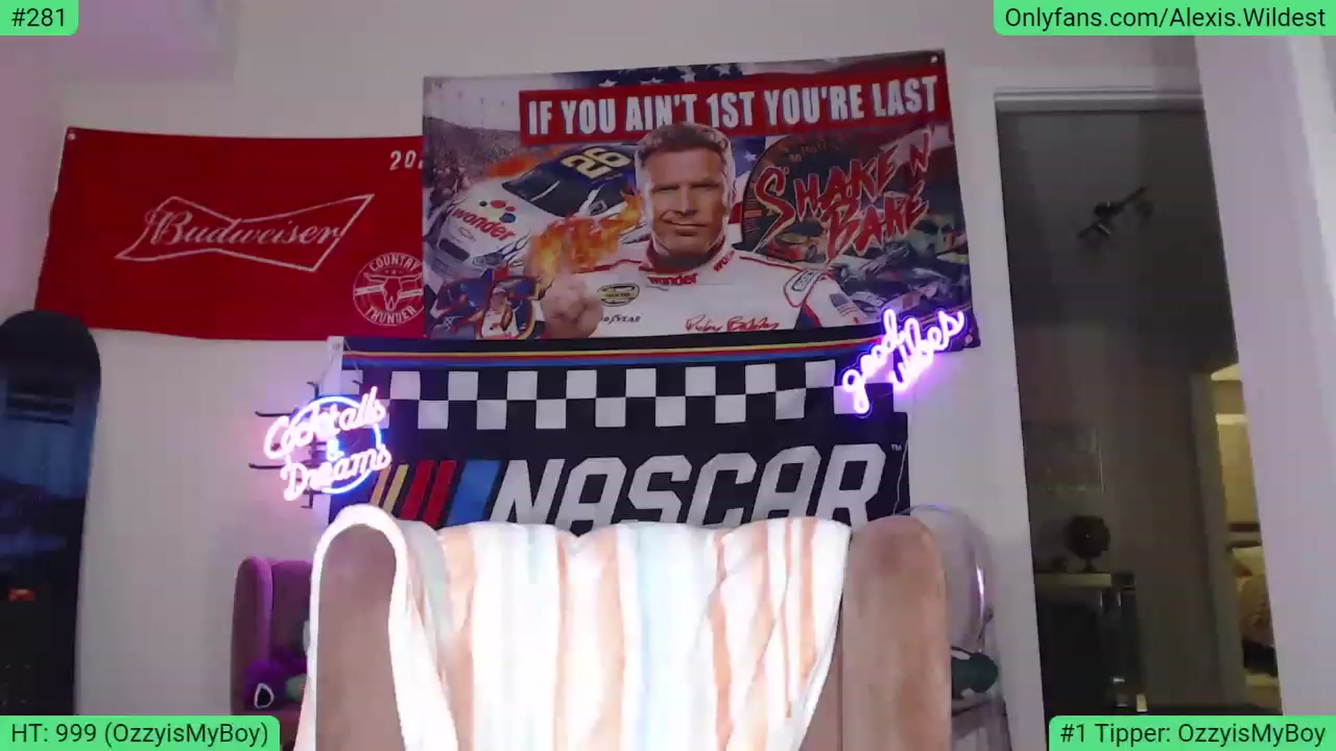 Gallery image thumbnail from AlexisWildest's myfreecams stream on, 01/26/2023, 03:44 image 12 of 20