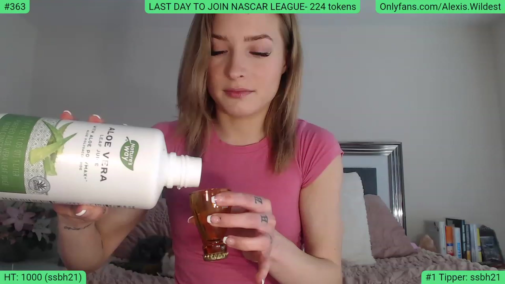Gallery image thumbnail from AlexisWildest's myfreecams stream on, 03/01/2023, 19:49 image 18 of 20